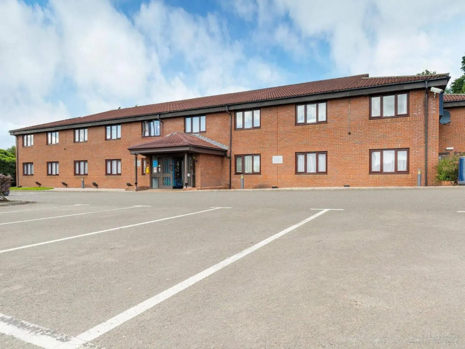 Property building in go2 Dundee Camperdown Hotel free car park