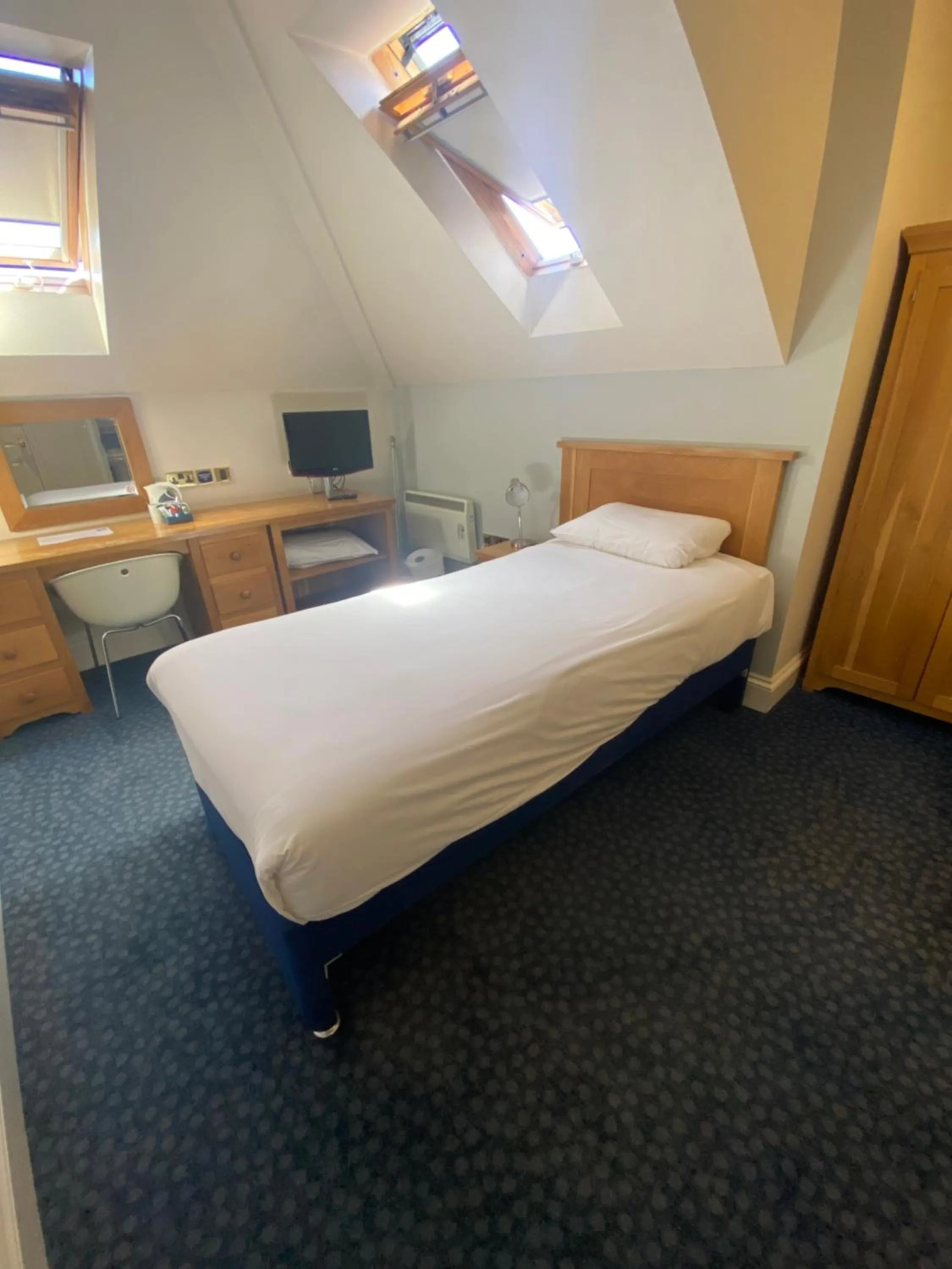 Bed in Ibis Budget Bromsgrove