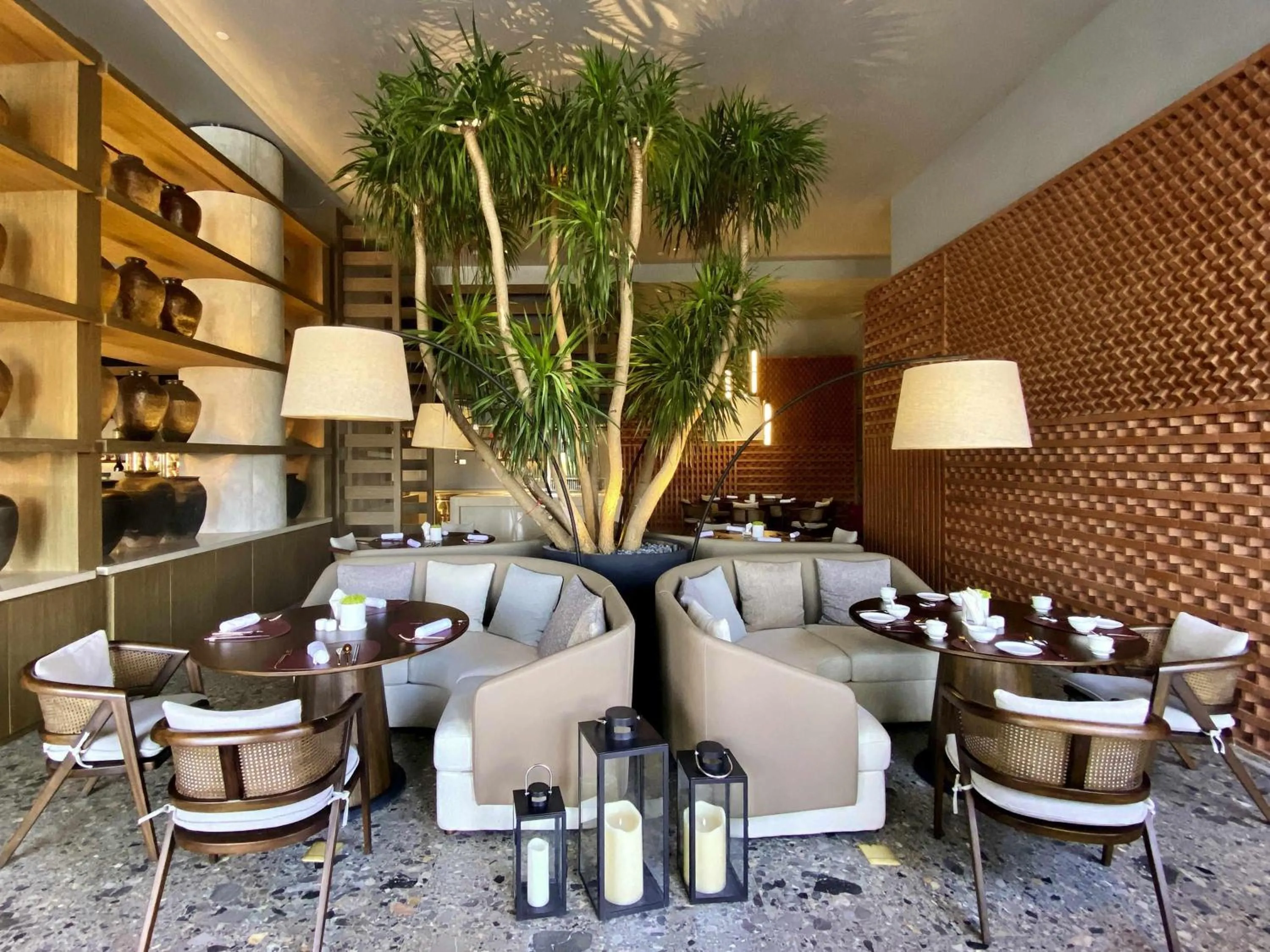 Restaurant/places to eat in DongFengYun Hotel Mi'Le - MGallery Collection