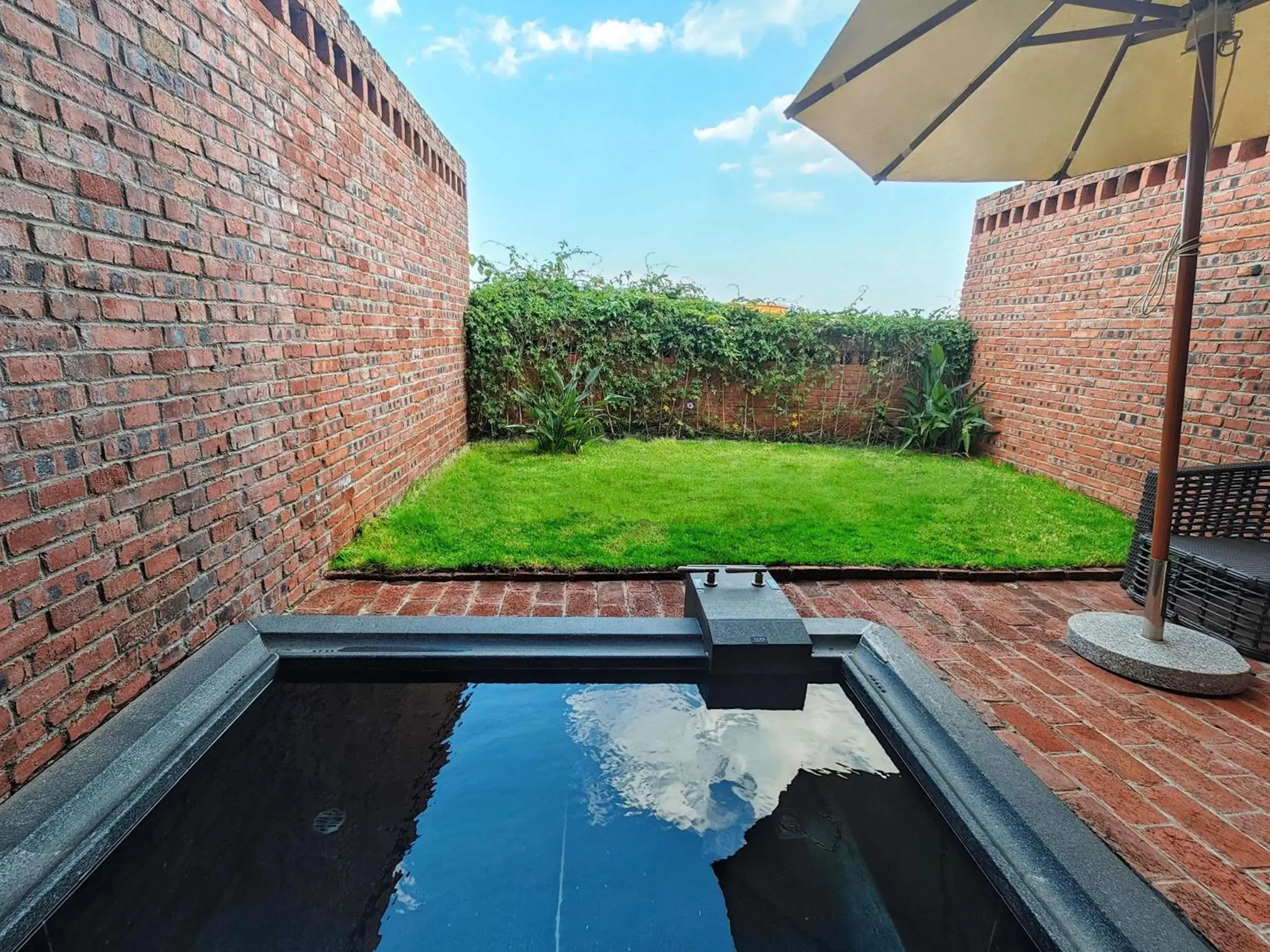 Deluxe Terrace Twin Bed Room with Garden Pool in DongFengYun Hotel Mi'Le - MGallery Collection Deluxe Terrace Twin Bed Room with Garden Pool in DongFengYun Hotel Mi'Le - MGallery Collection