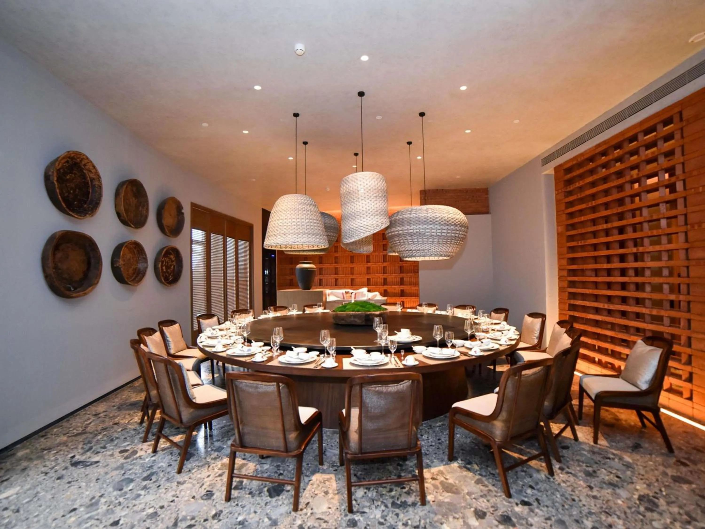 Restaurant/places to eat in DongFengYun Hotel Mi'Le - MGallery Collection