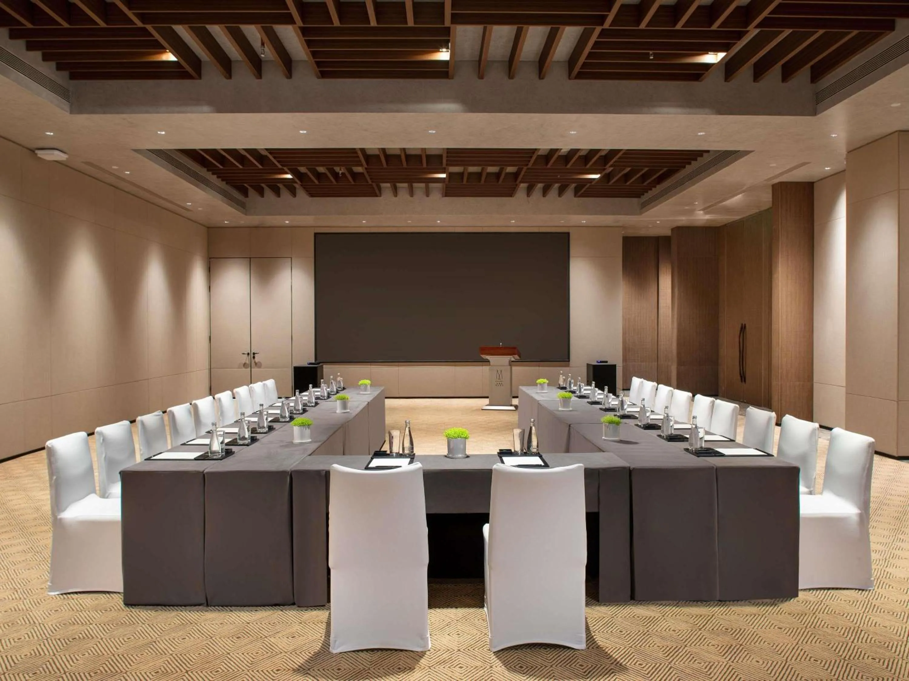 Meeting/conference room in DongFengYun Hotel Mi'Le - MGallery Collection
