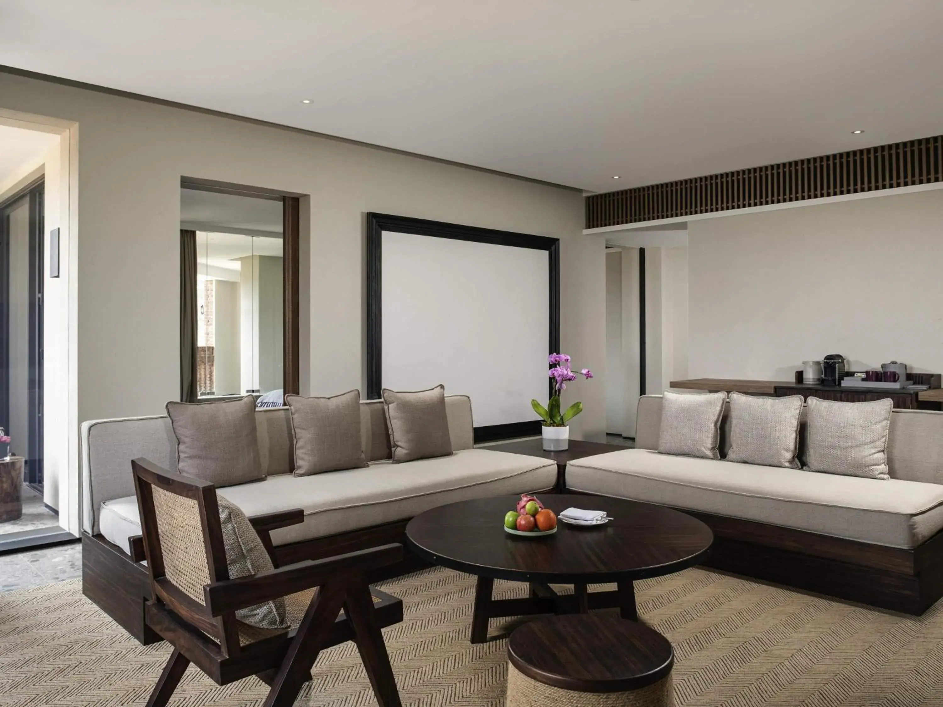 The Ruby Wheel in DongFengYun Hotel Mi'Le - MGallery Collection The Ruby Wheel in DongFengYun Hotel Mi'Le - MGallery Collection