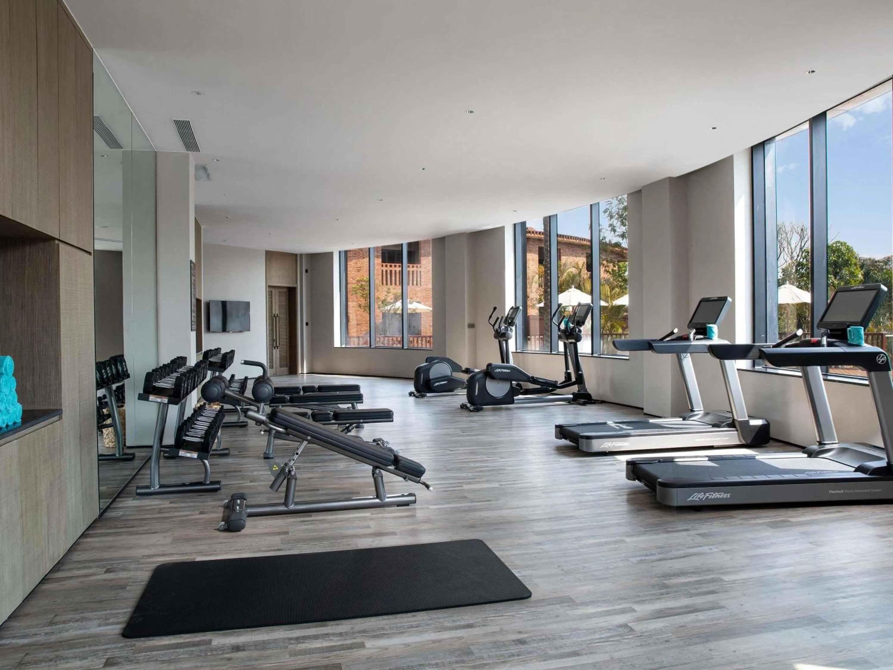 Fitness centre/facilities in DongFengYun Hotel Mi'Le - MGallery Collection