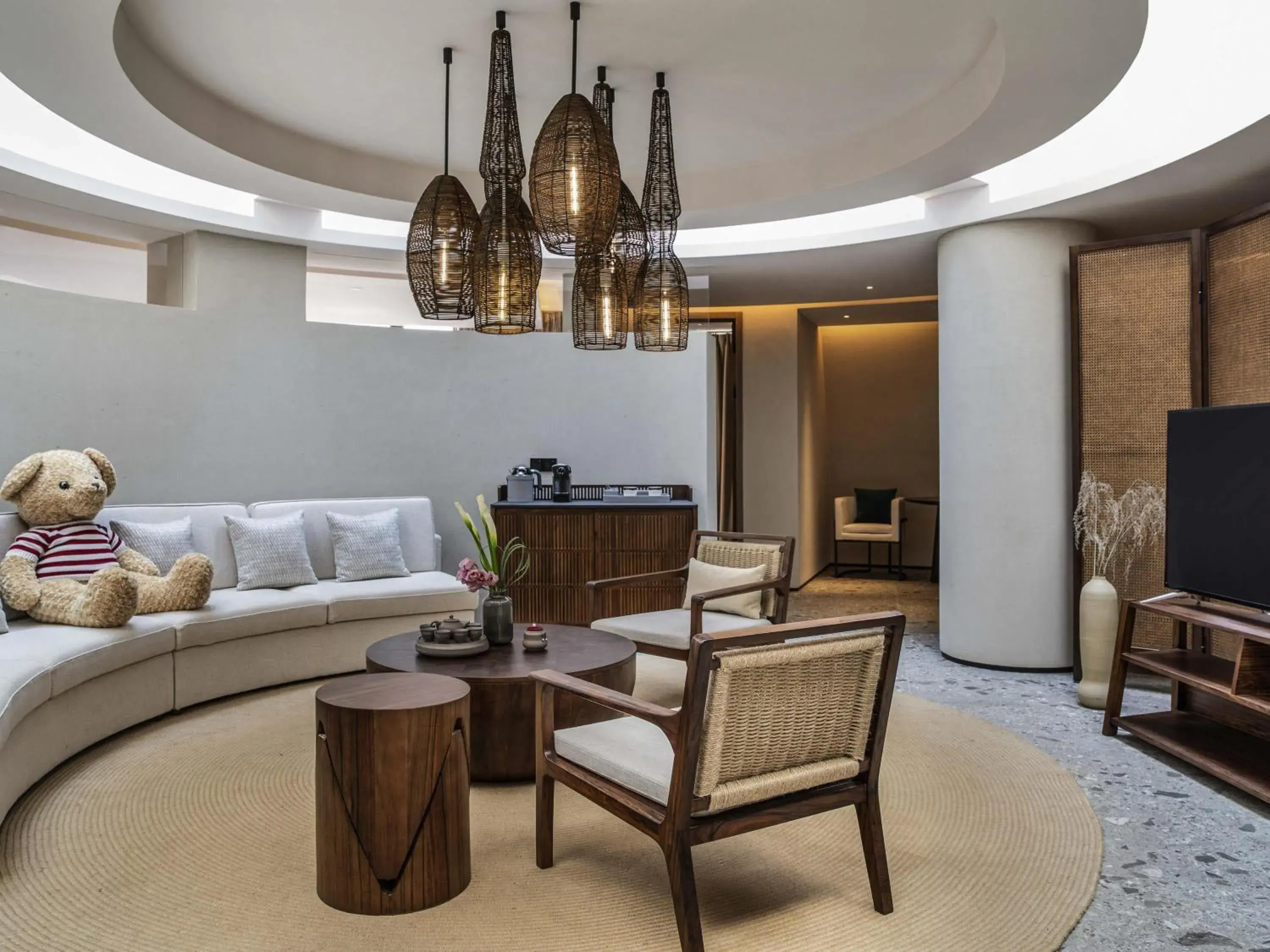 The Azure Glaze One-Bedroom King Room with Park View in DongFengYun Hotel Mi'Le - MGallery Collection The Azure Glaze One-Bedroom King Room with Park View in DongFengYun Hotel Mi'Le - MGallery Collection