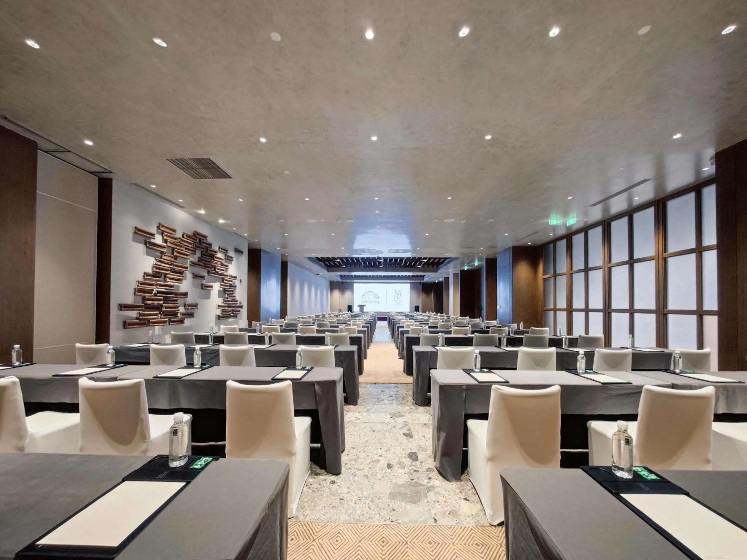 Meeting/conference room in DongFengYun Hotel Mi'Le - MGallery Collection