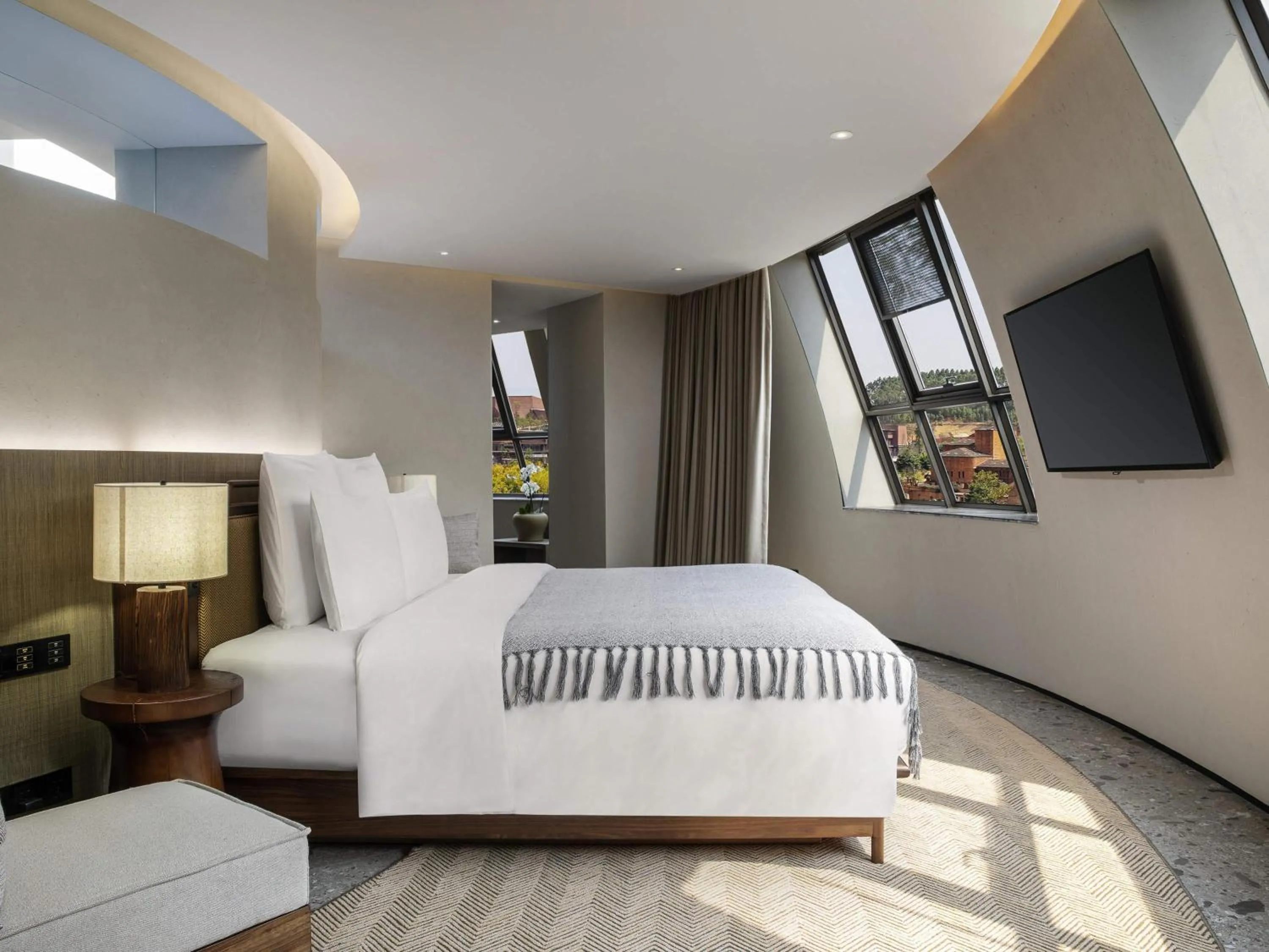 Bedroom, Bed in DongFengYun Hotel Mi'Le - MGallery Collection