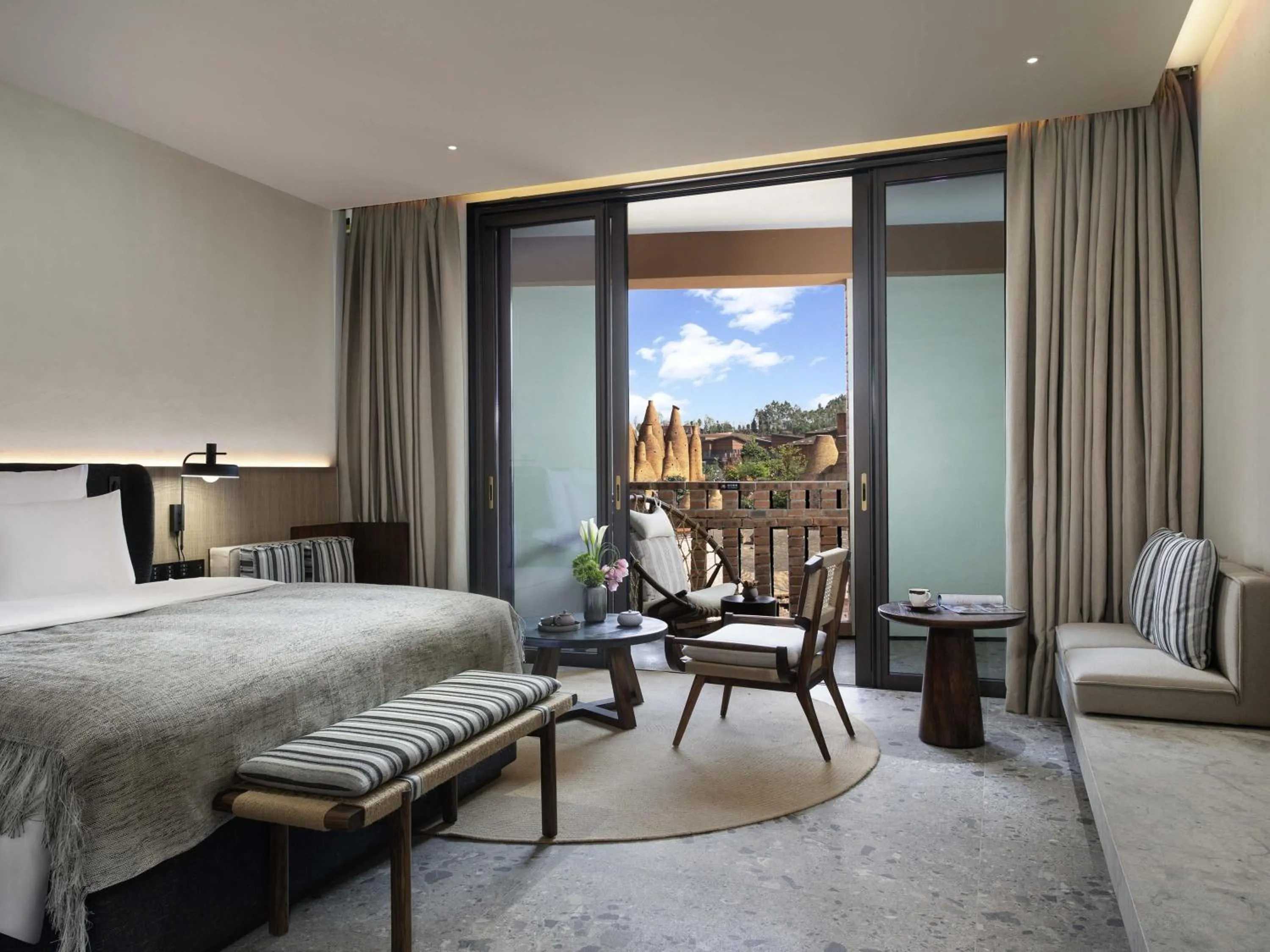 Bedroom, Bed in DongFengYun Hotel Mi'Le - MGallery Collection