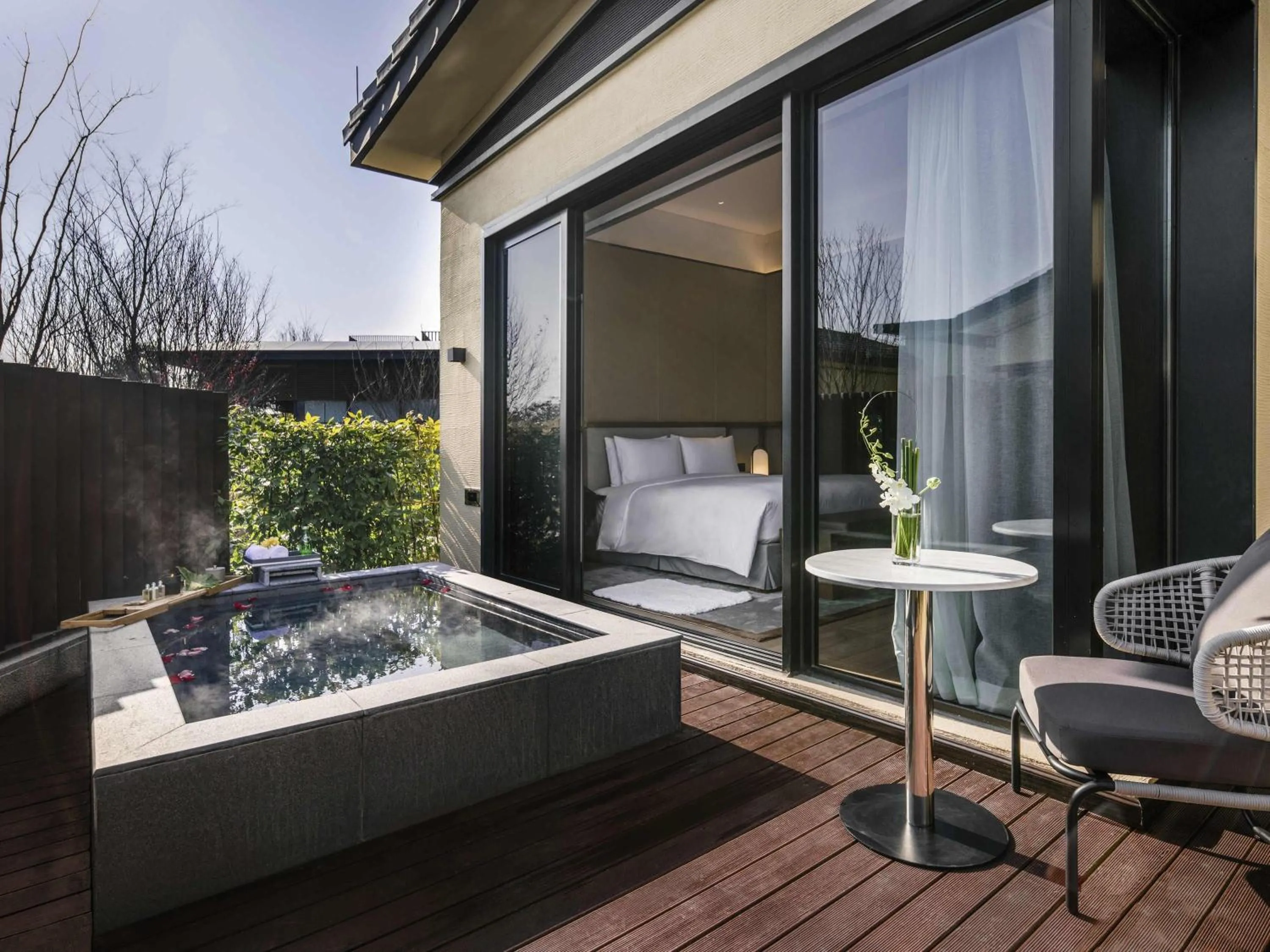 Bedroom in Ocean Spring Resort Chengdu - MGallery Collection