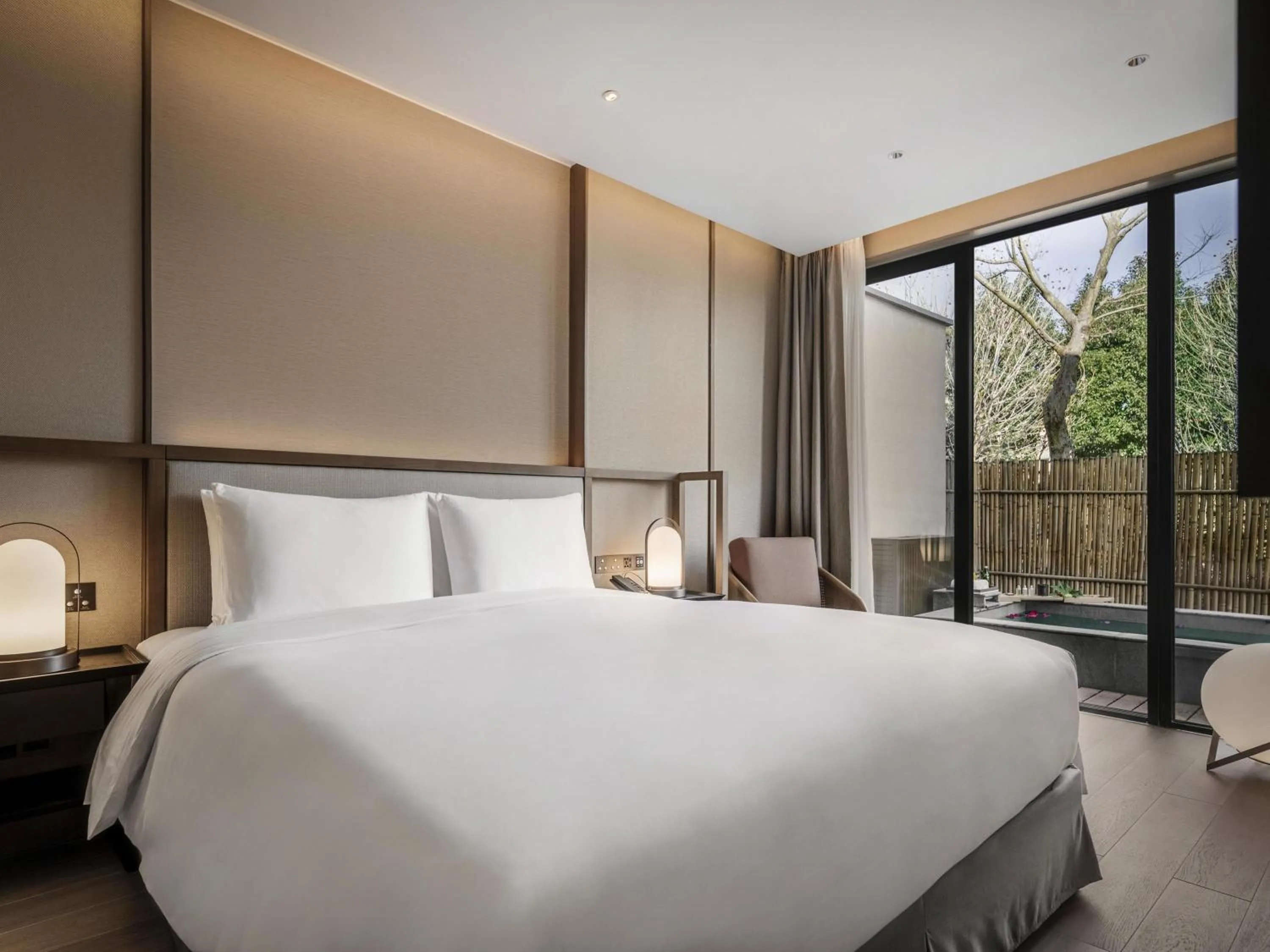 Bedroom, Bed in Ocean Spring Resort Chengdu - MGallery Collection