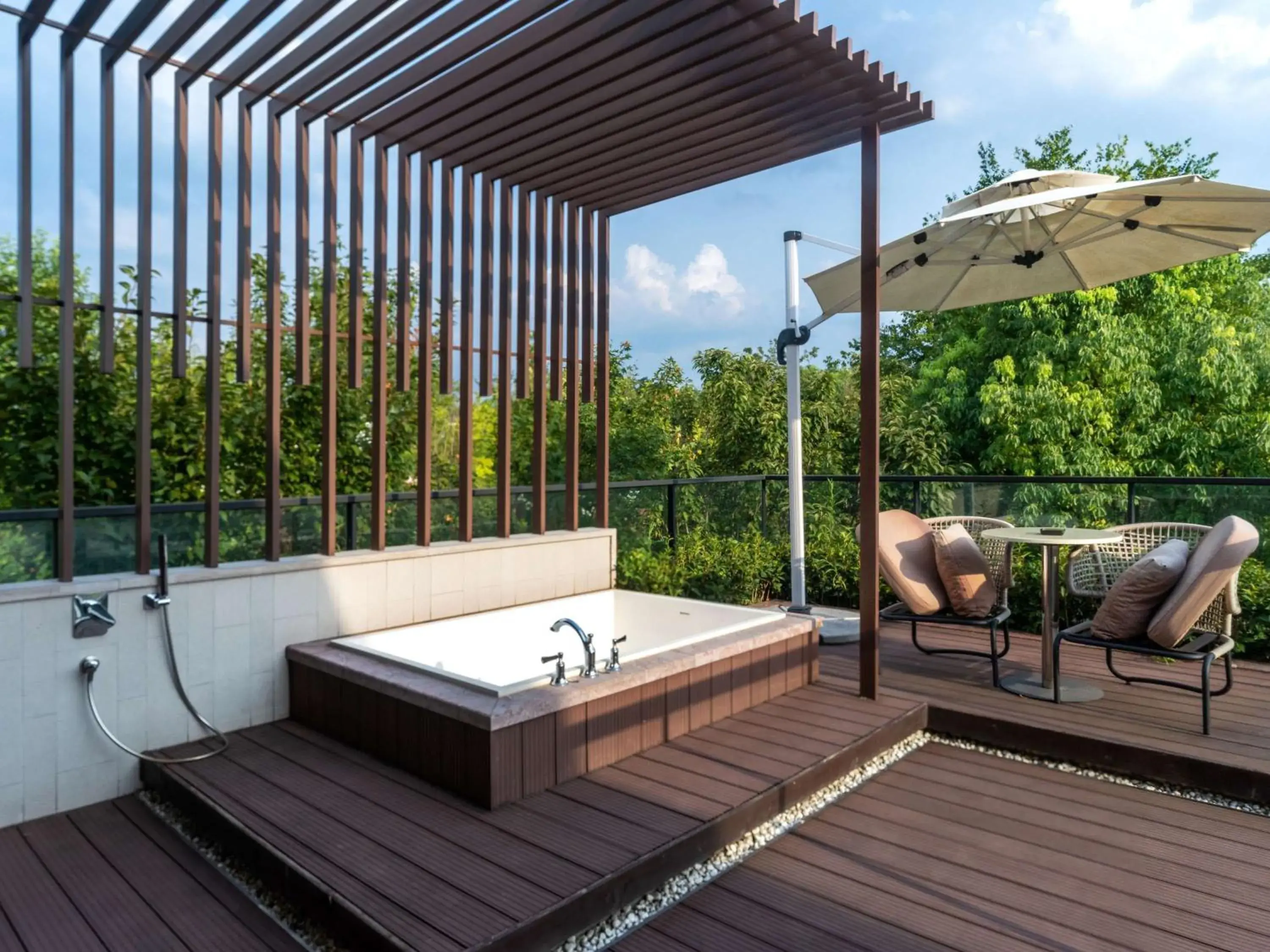 Villa with King Bed and Garden View in Ocean Spring Resort Chengdu - MGallery Collection Villa with King Bed and Garden View in Ocean Spring Resort Chengdu - MGallery Collection