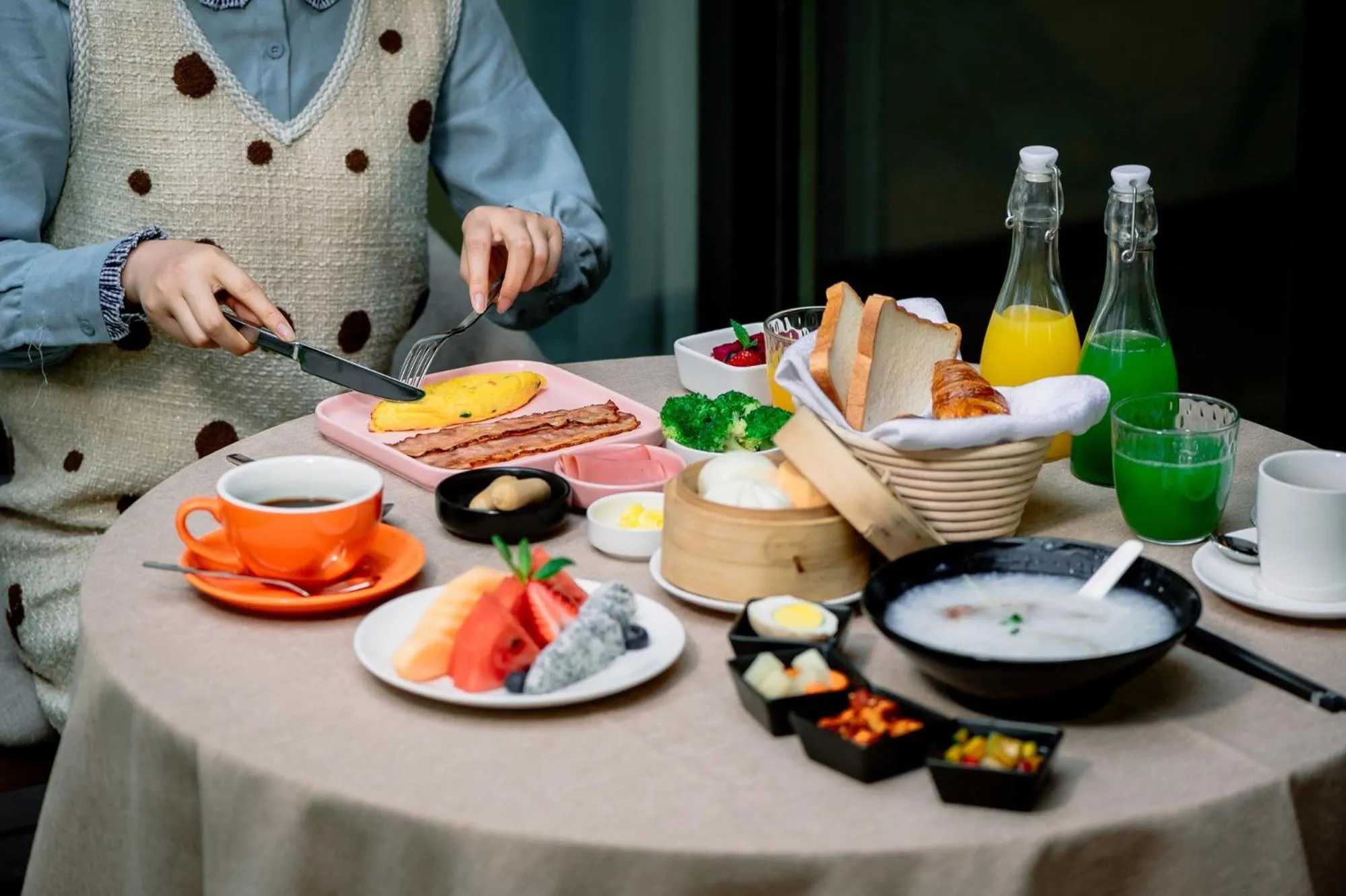Breakfast in Ocean Spring Resort Chengdu - MGallery Collection