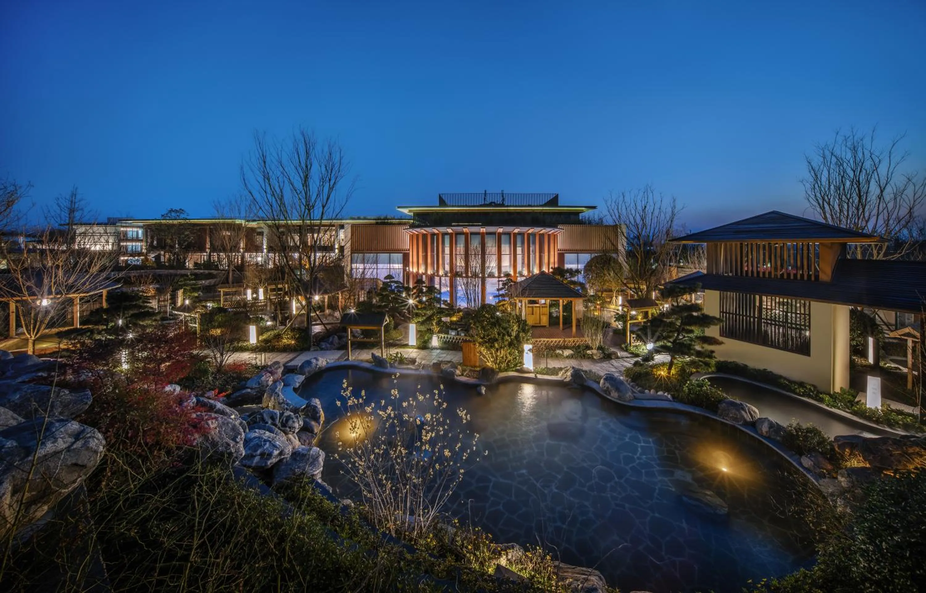 Swimming pool in Ocean Spring Resort Chengdu - MGallery Collection