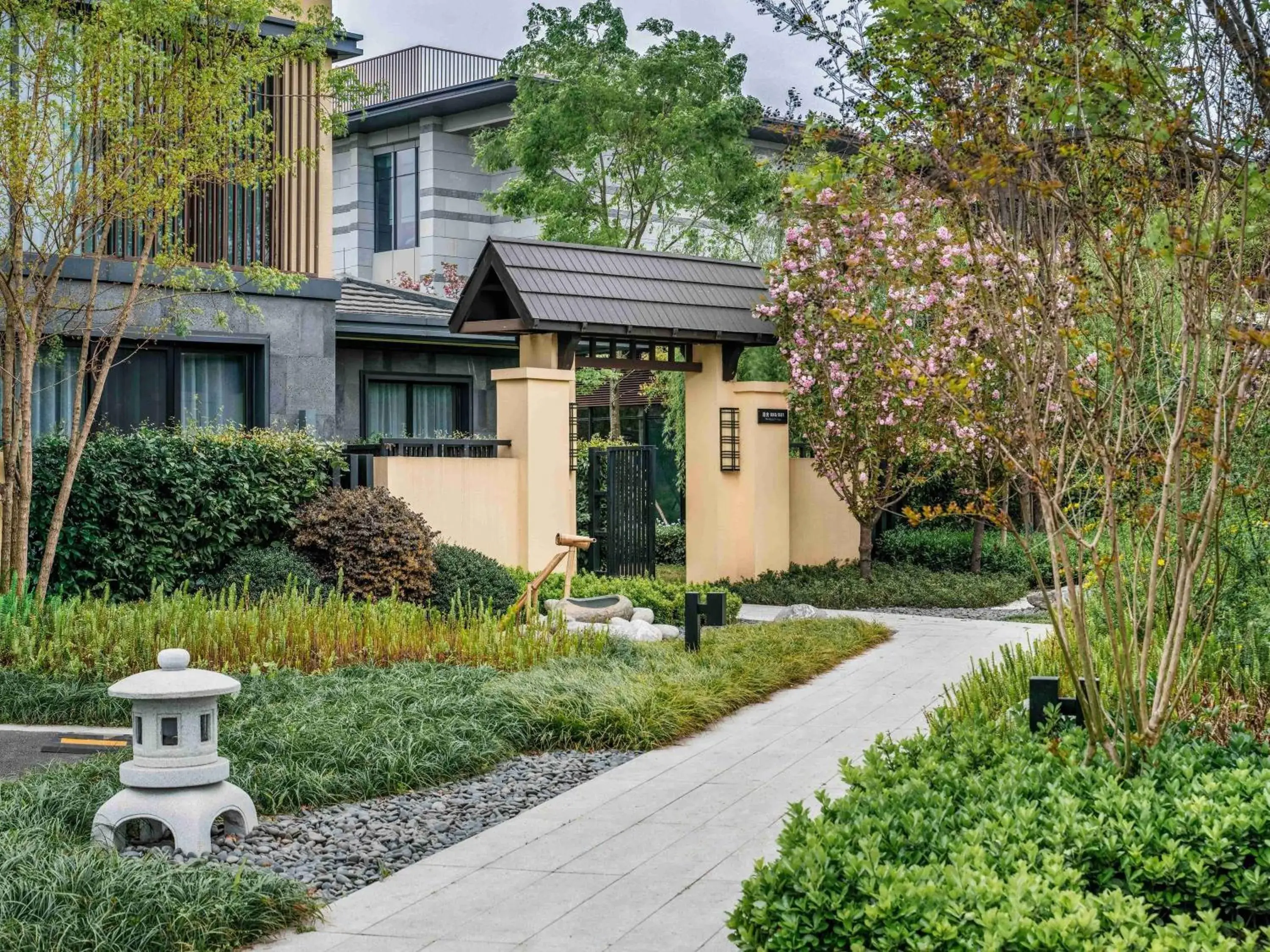 Villa with Two King Beds and Garden View in Ocean Spring Resort Chengdu - MGallery Collection Villa with Two King Beds and Garden View in Ocean Spring Resort Chengdu - MGallery Collection