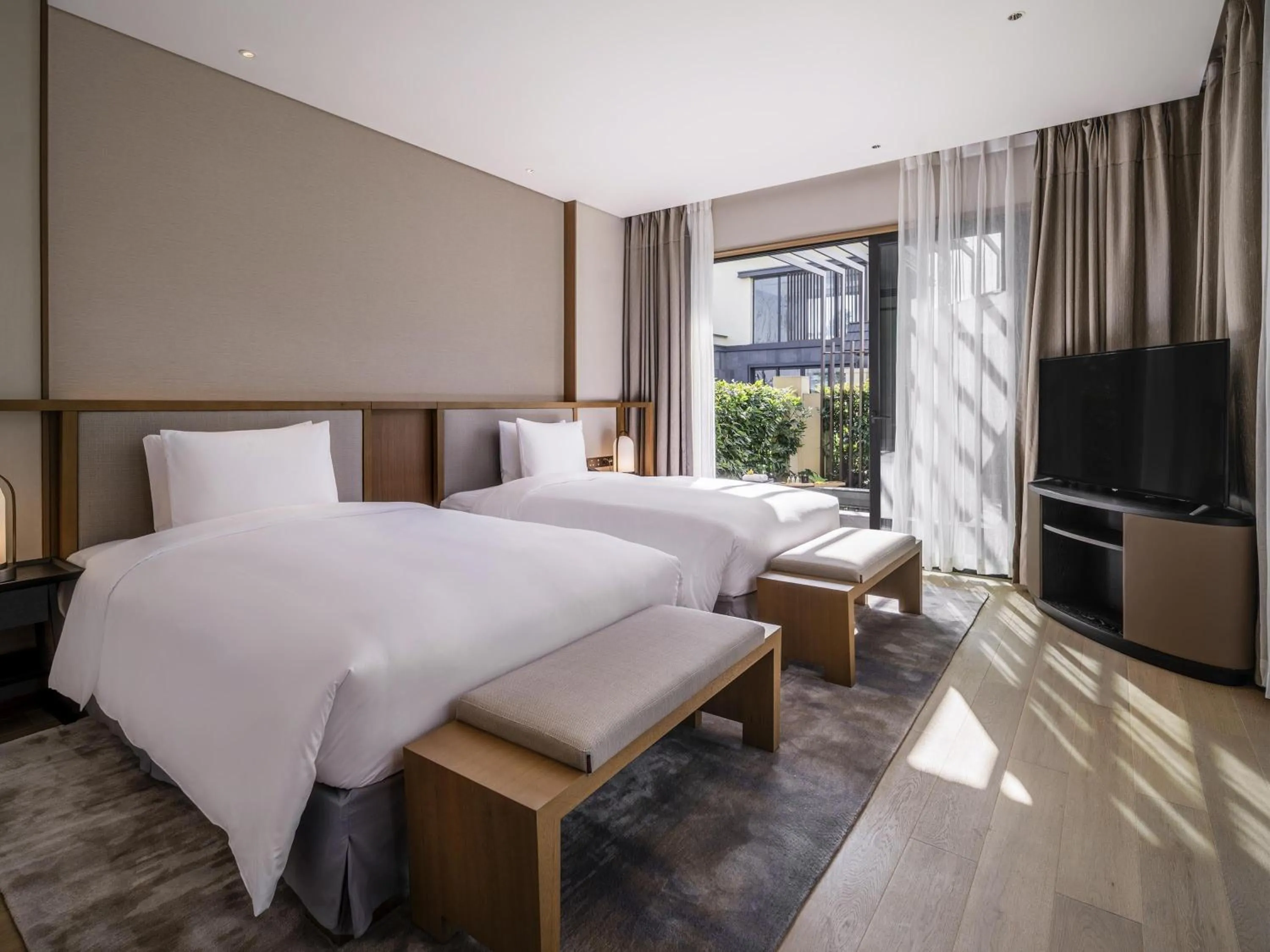 Bedroom, Bed in Ocean Spring Resort Chengdu - MGallery Collection