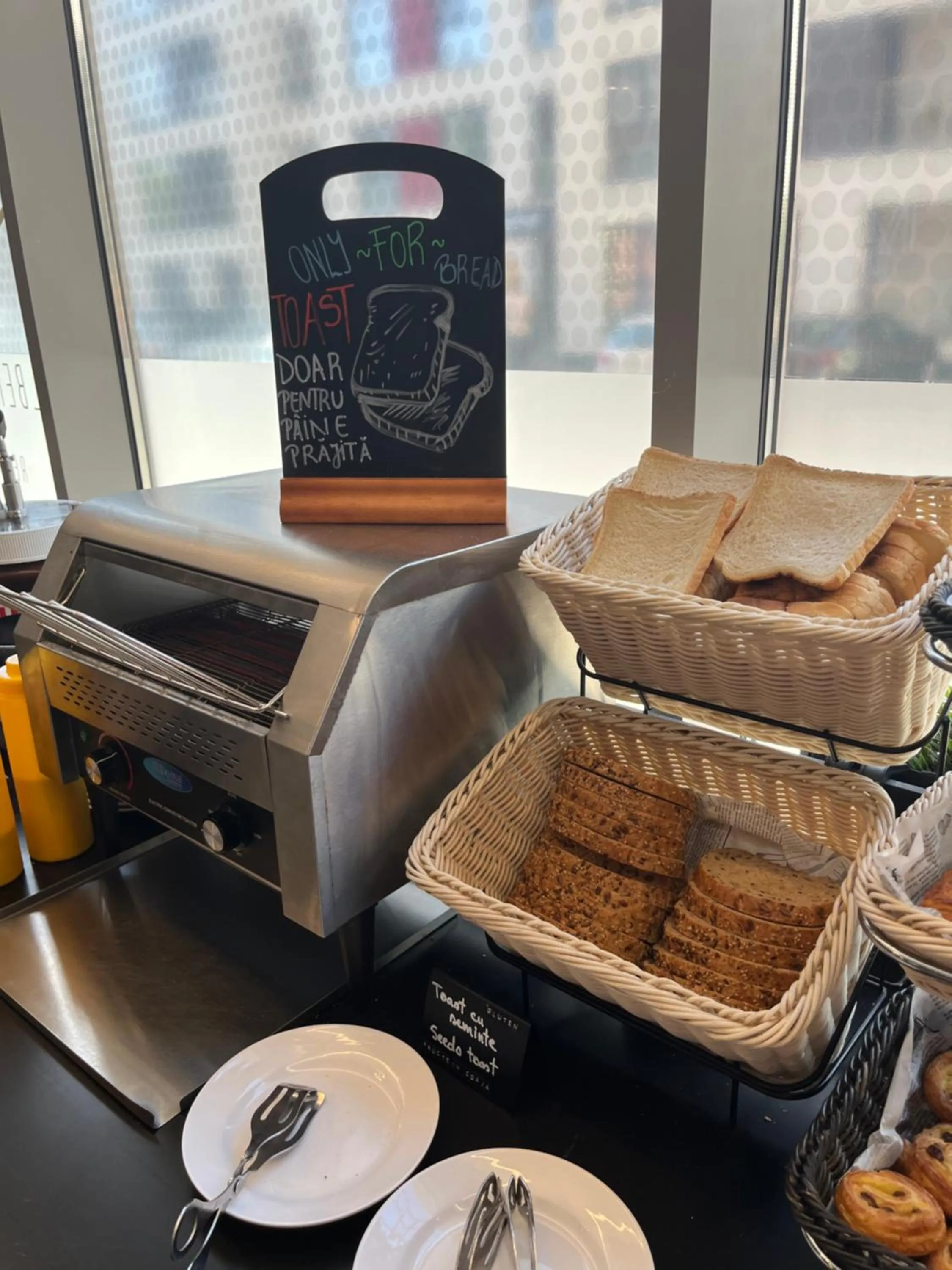 Food and drinks in ibis Bucharest Politehnica