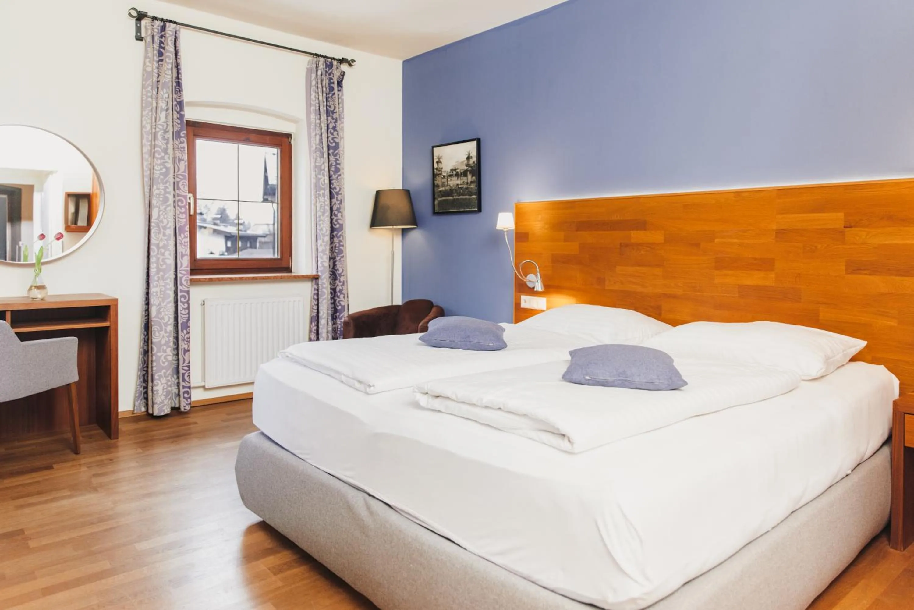 Bedroom, Bed in Hotel Kaiserhof