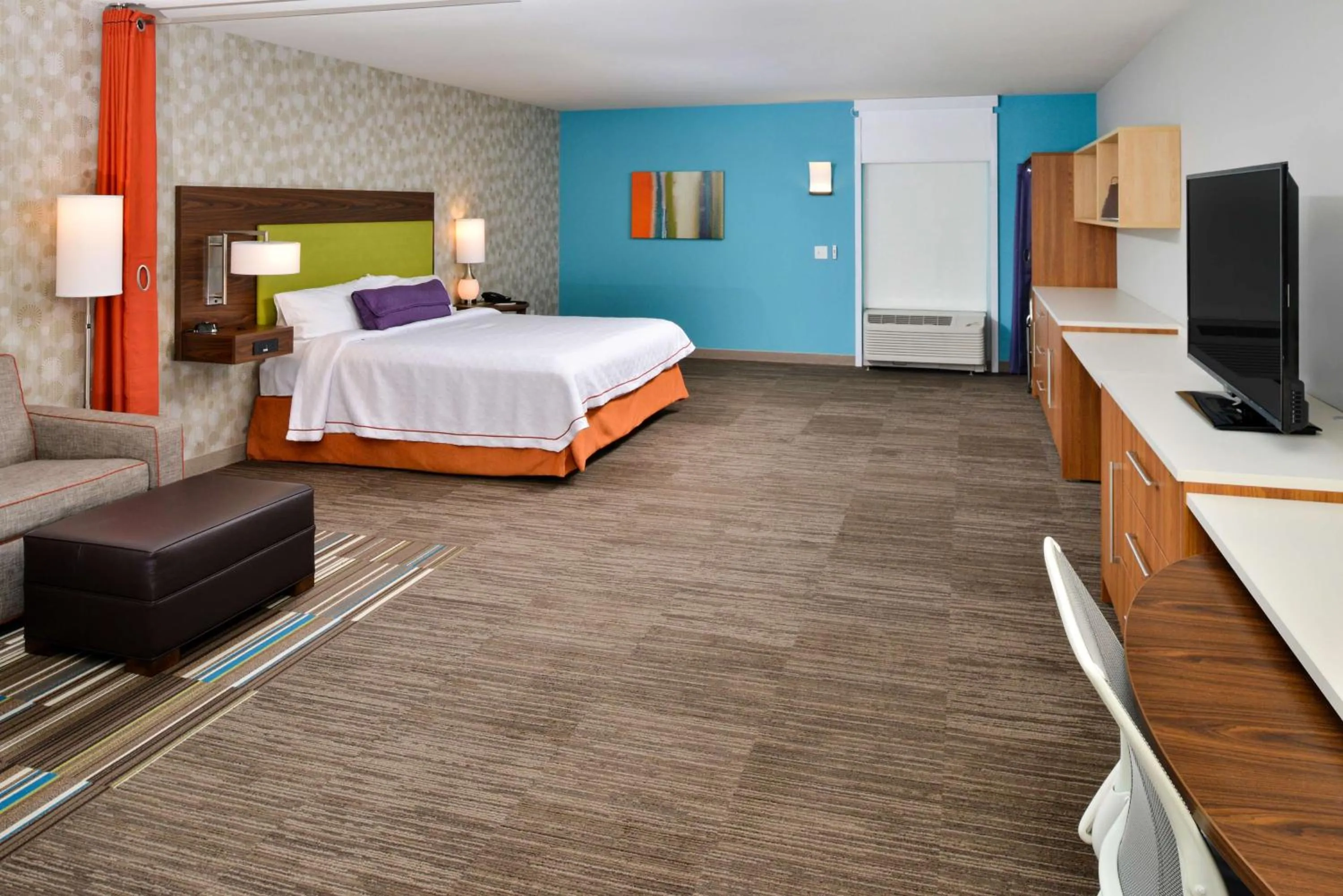 Bedroom, Bed in Home2 Suites By Hilton Portland Hillsboro