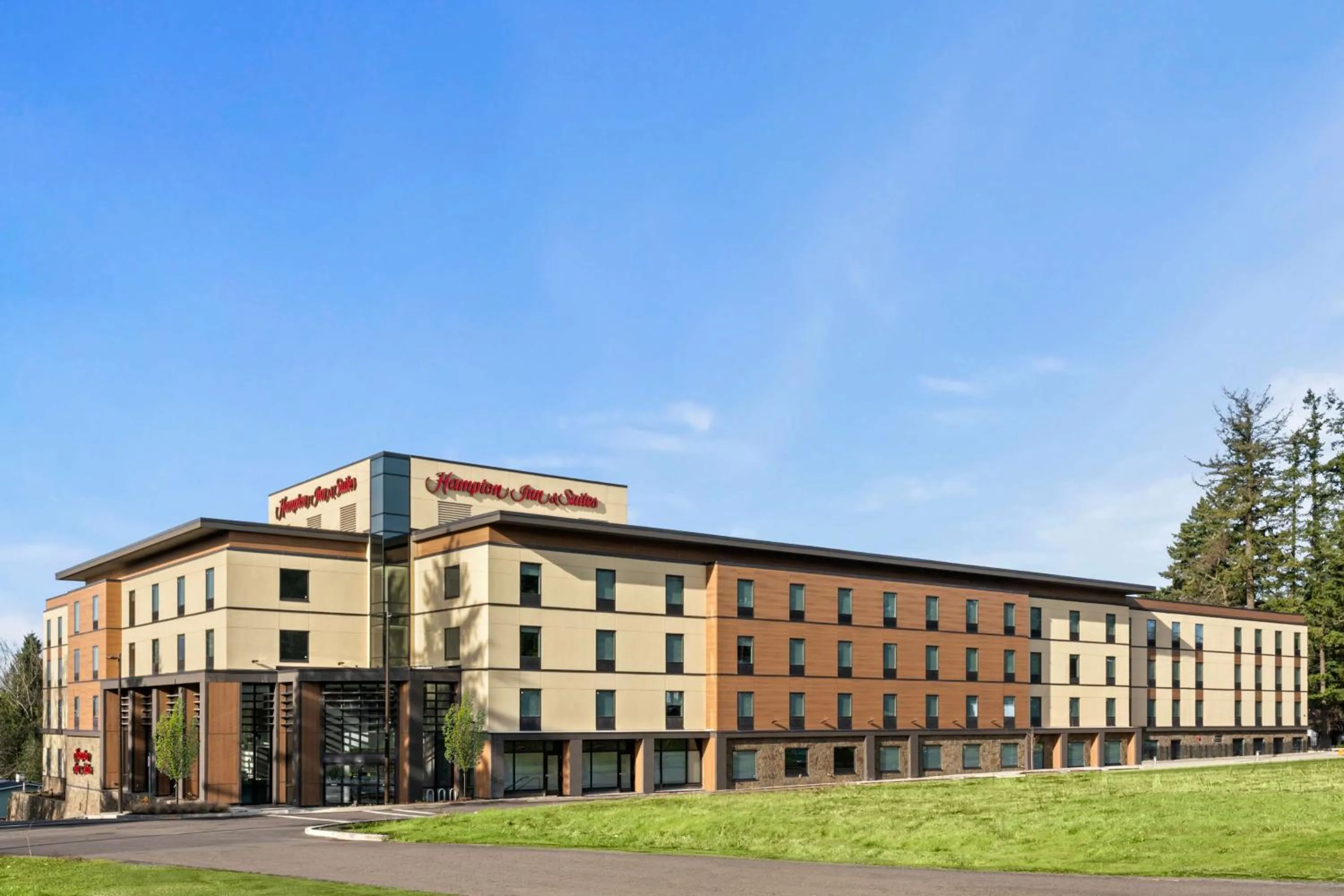 Property building in Hampton Inn & Suites Tigard