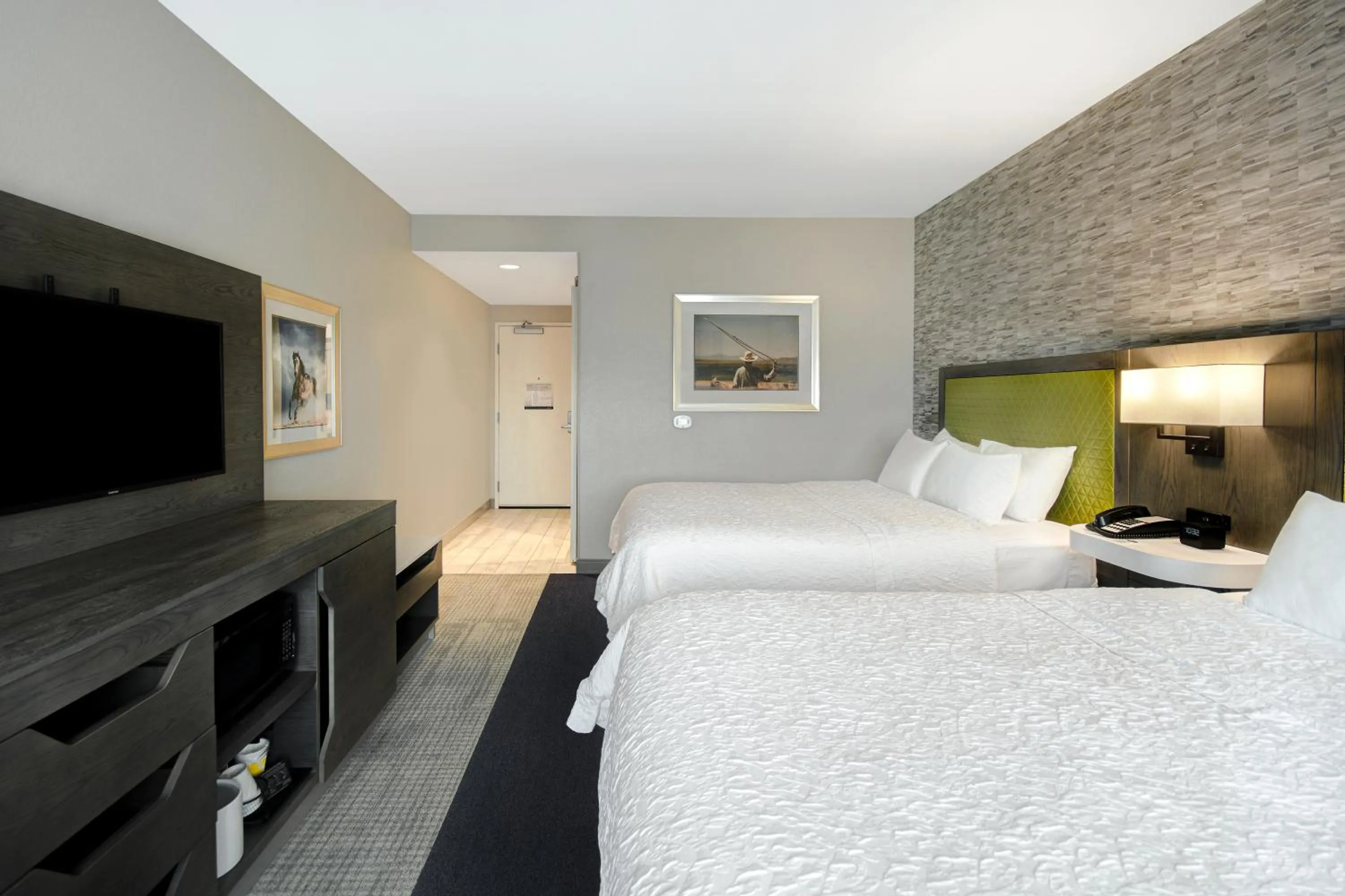 Bed in Hampton Inn Queen Creek, AZ