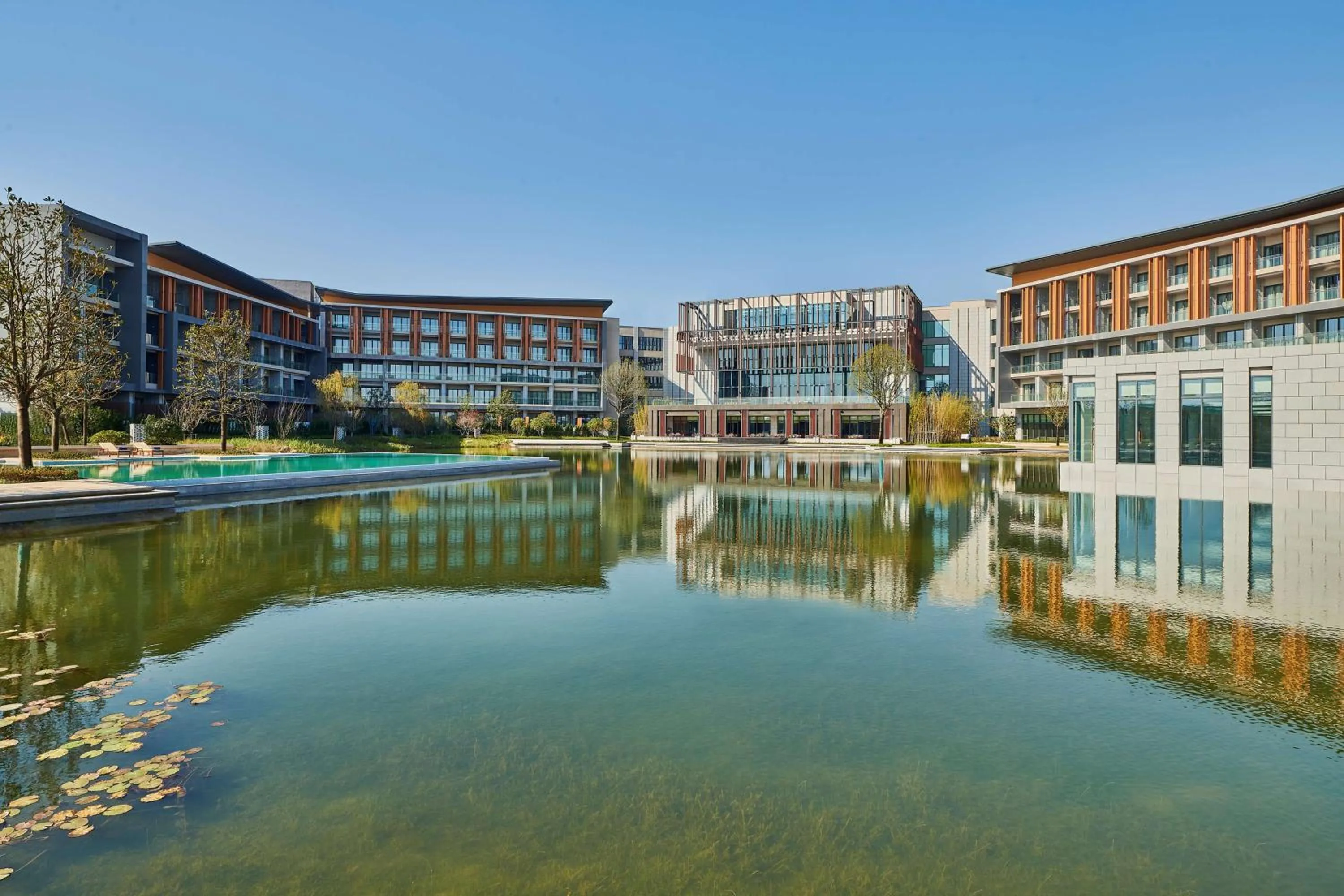 Property building in Hilton Shanghai Fengxian