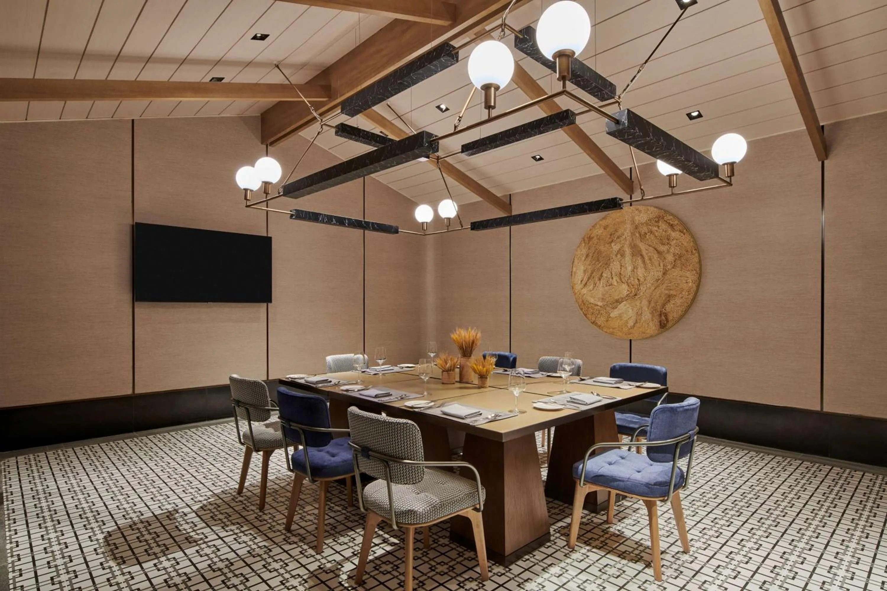 Restaurant/places to eat in Hilton Shanghai Fengxian