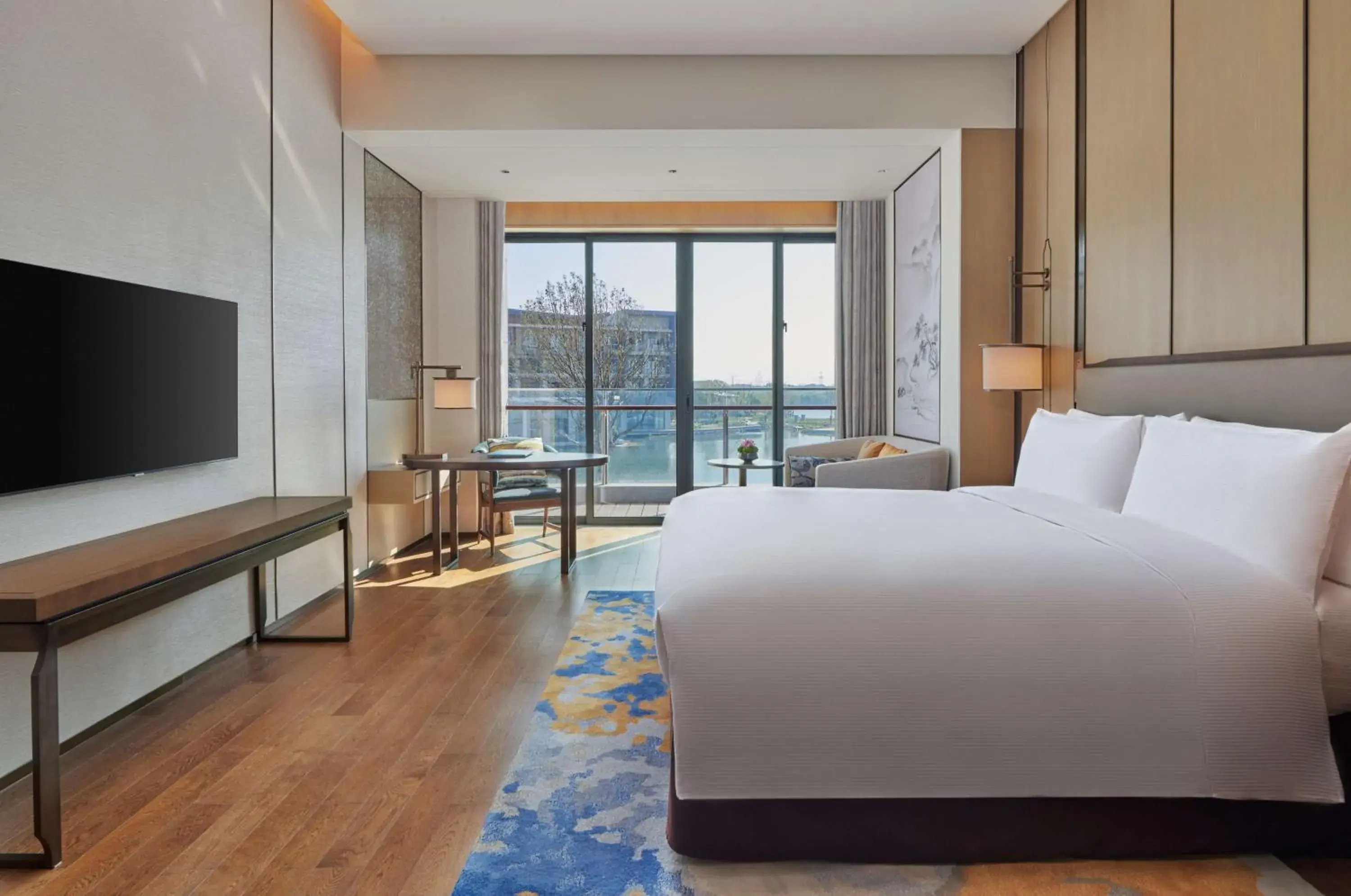 King Executive Room with Lakeview in Hilton Shanghai Fengxian King Executive Room with Lakeview in Hilton Shanghai Fengxian