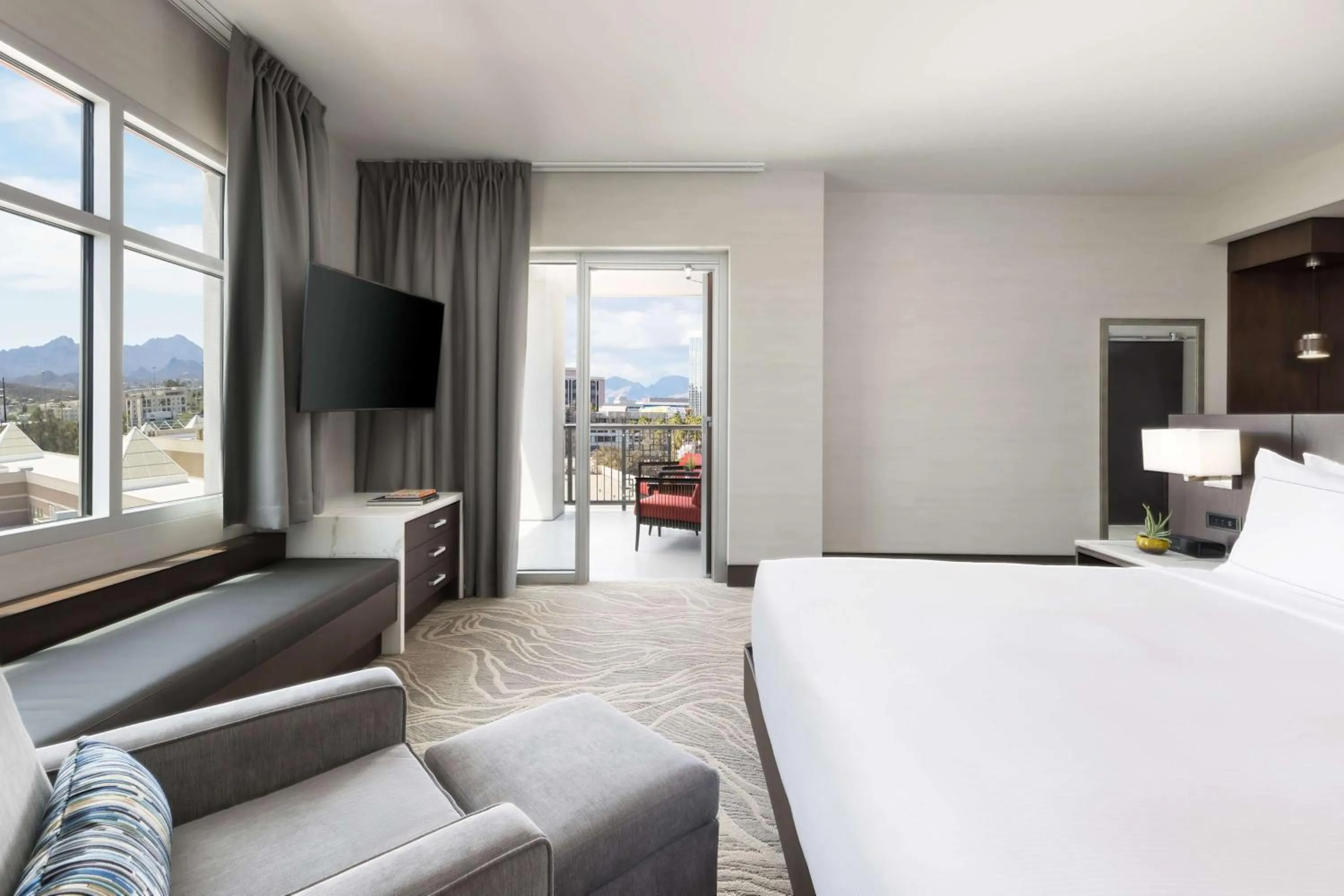 Bedroom, Bed in Doubletree By Hilton Tucson Downtown Convention Center