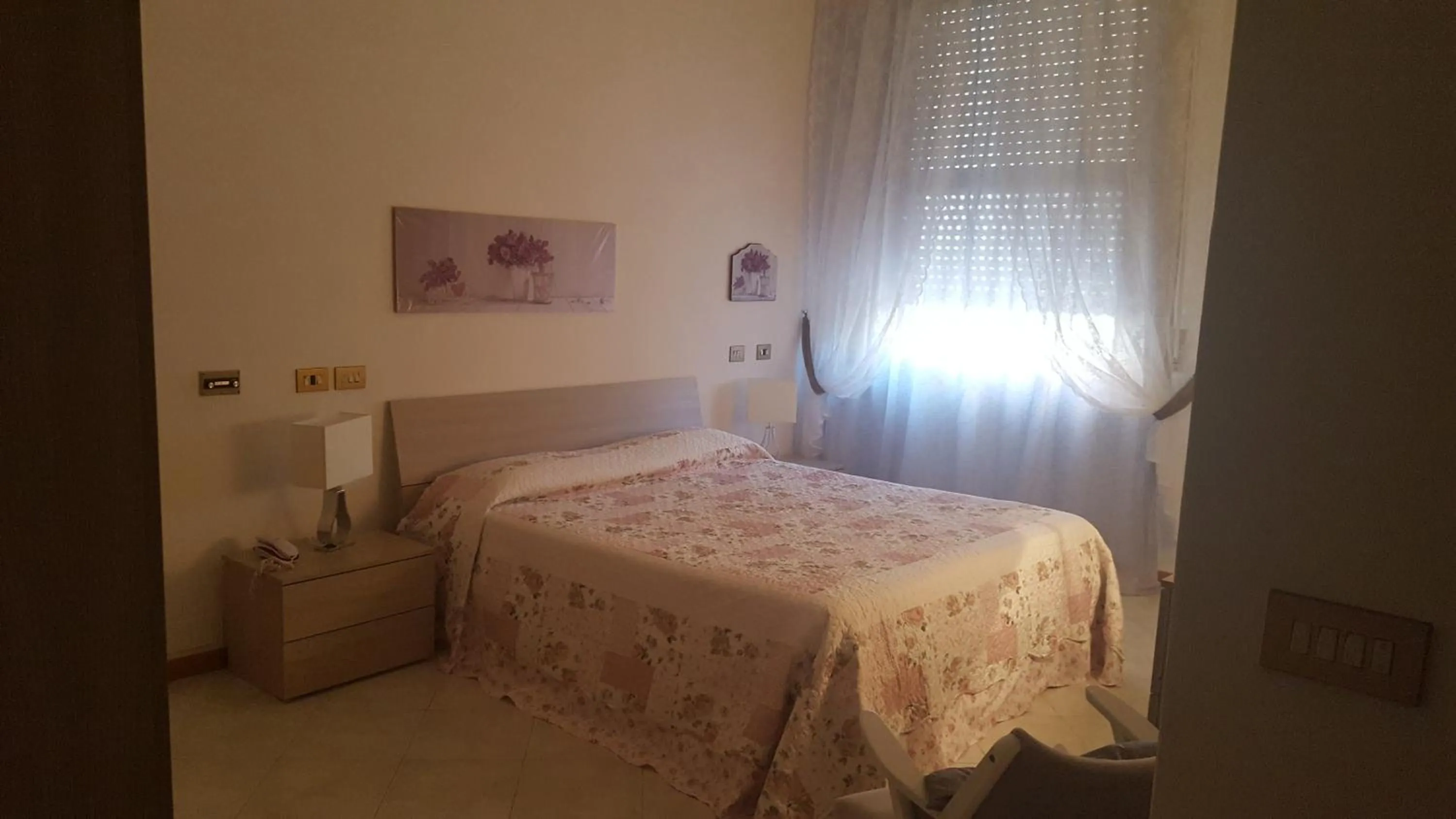 Photo of the whole room in Hotel President