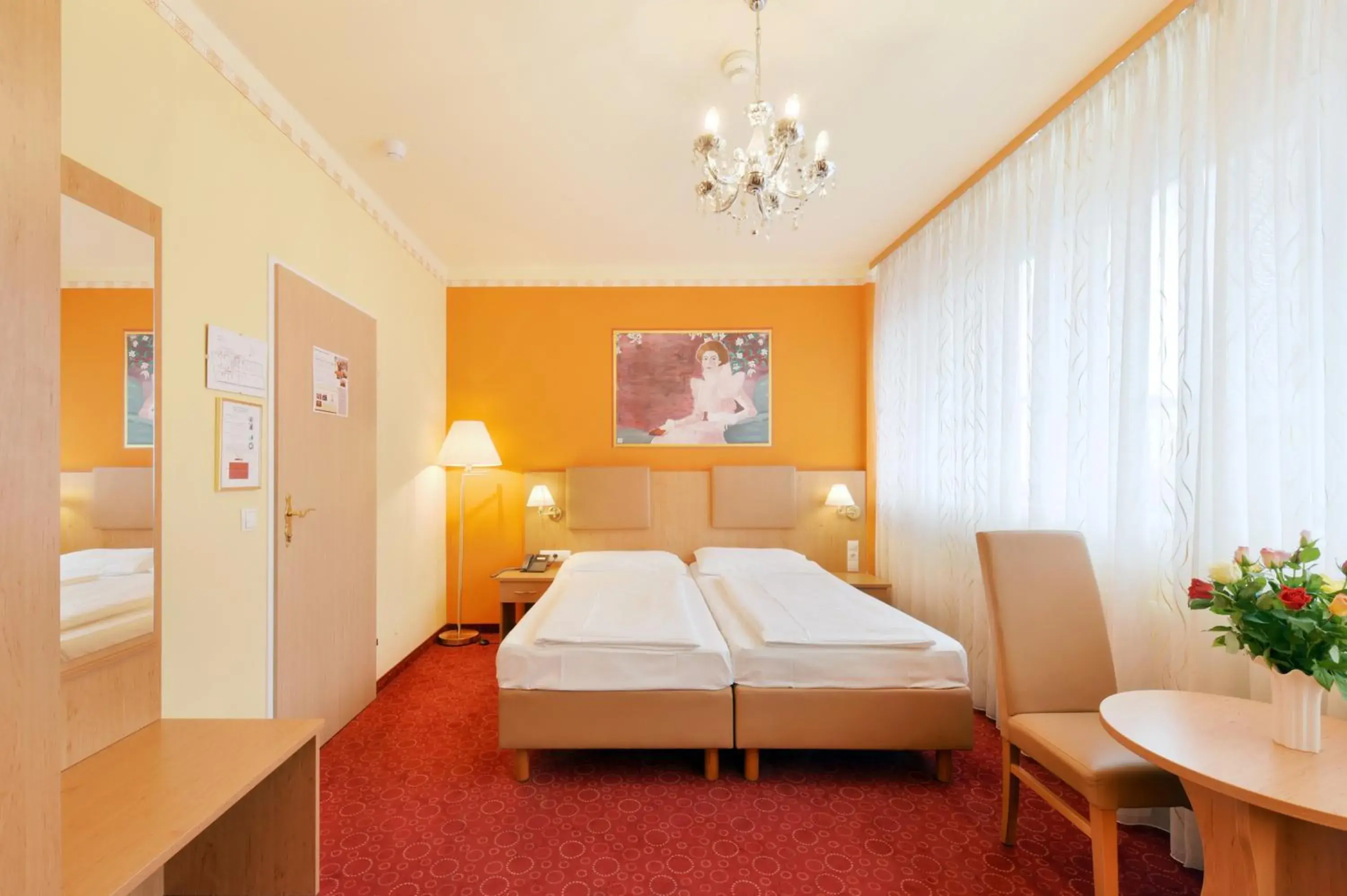 Superior Double or Twin Room in Garten- und Kunsthotel Gabriel City Superior Double or Twin Room in Garten- und Kunsthotel Gabriel City