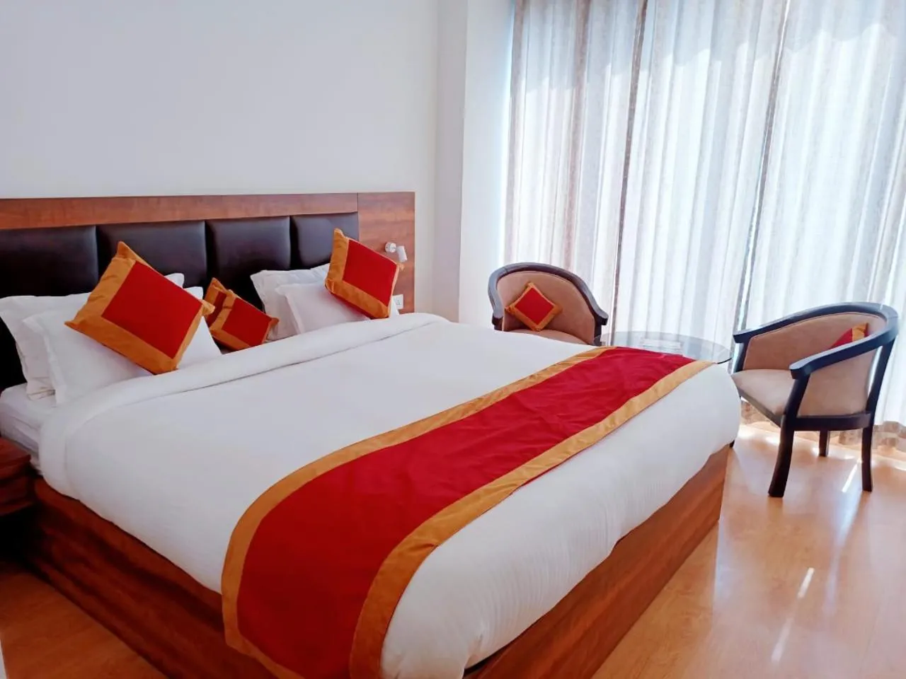 Photo of the whole room, Bed in Clarks Inn Express, Jammu