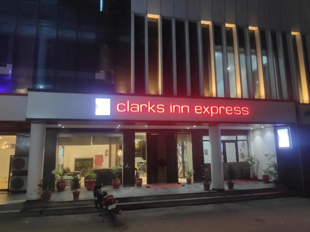 Facade/entrance in Clarks Inn Express, Jammu