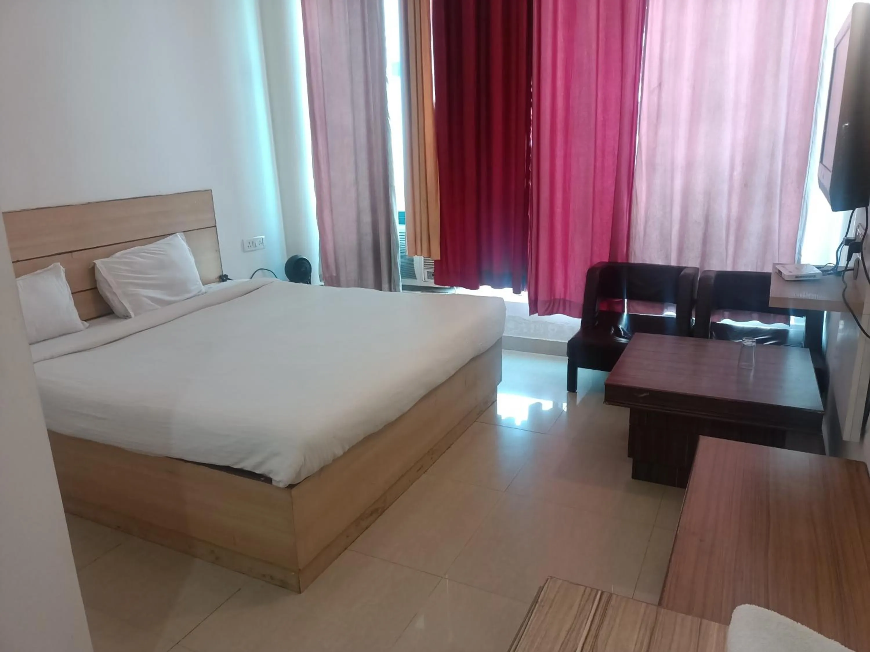 Bed in Clarks Inn Express, Jammu