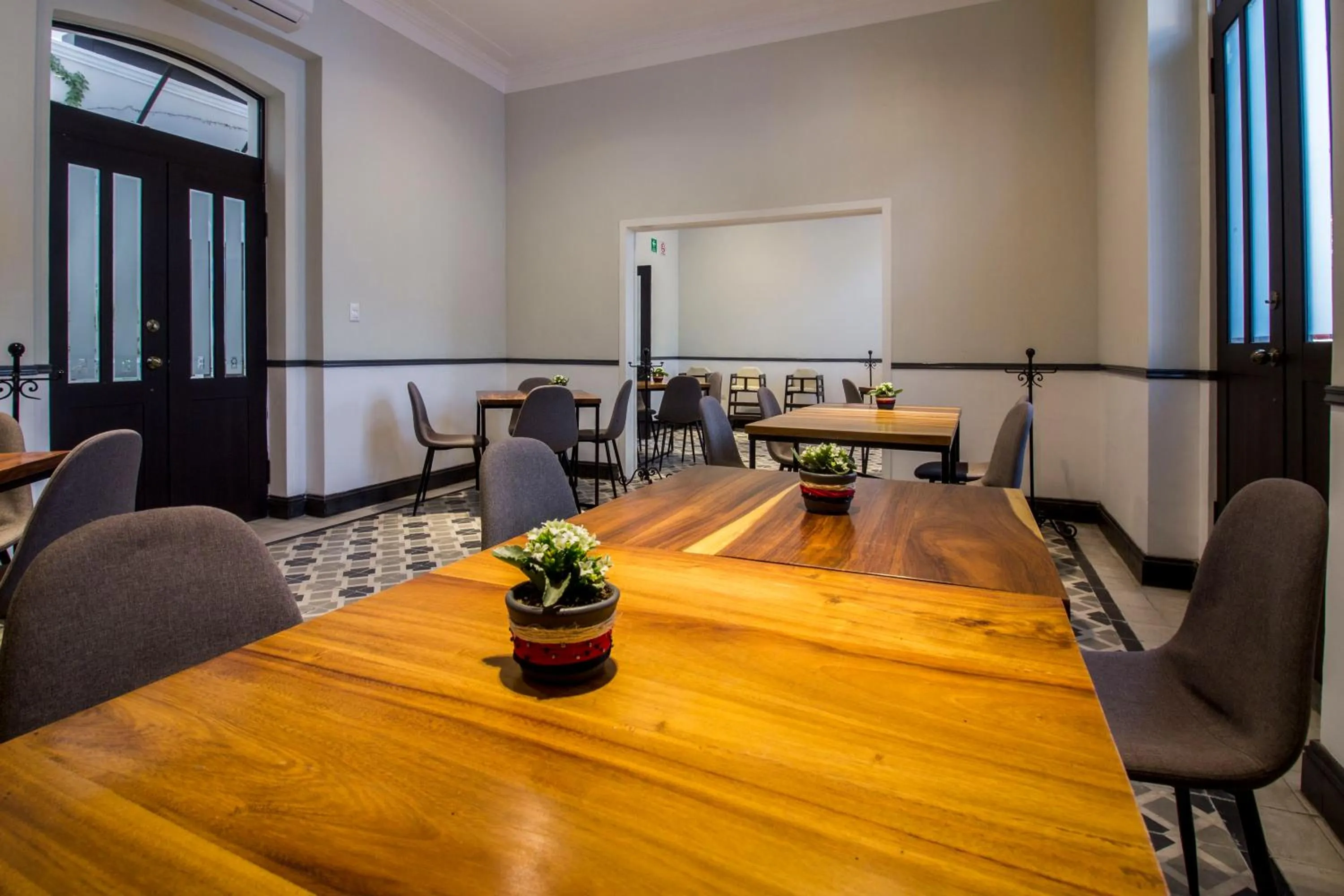 Hotel Business Real 500