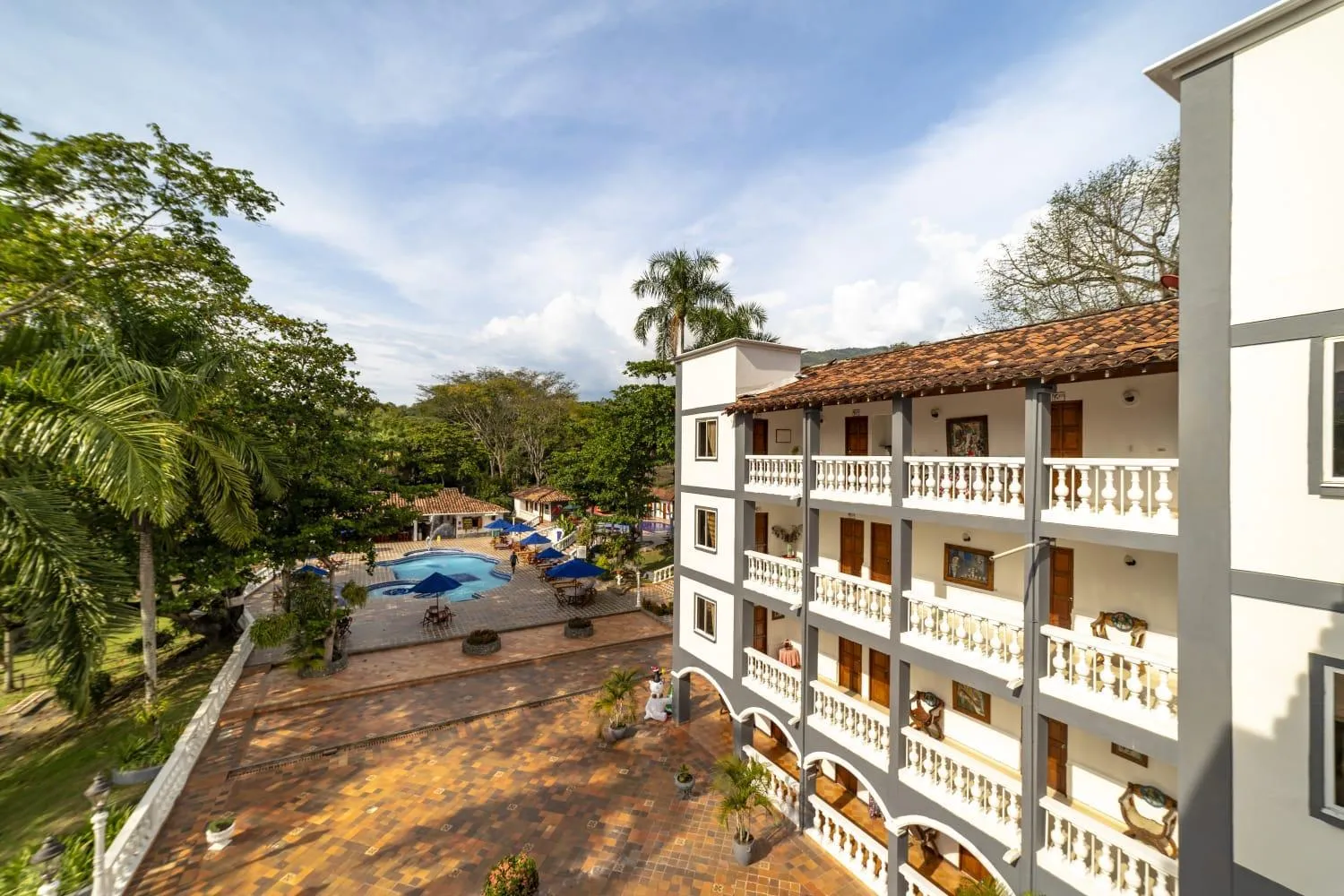 Property building in Hotel Posada San Sebastian