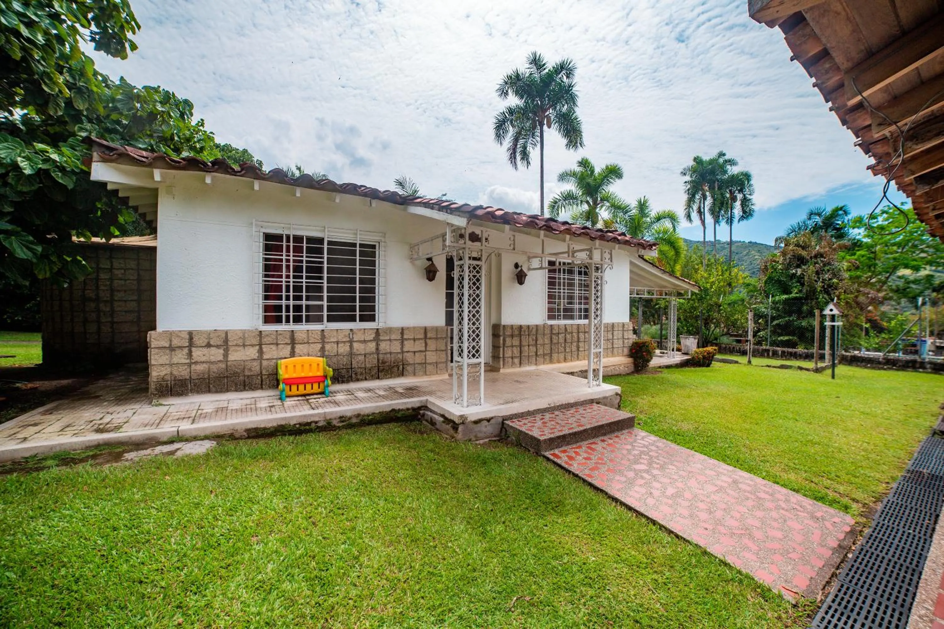 Property building in Hotel Posada San Sebastian