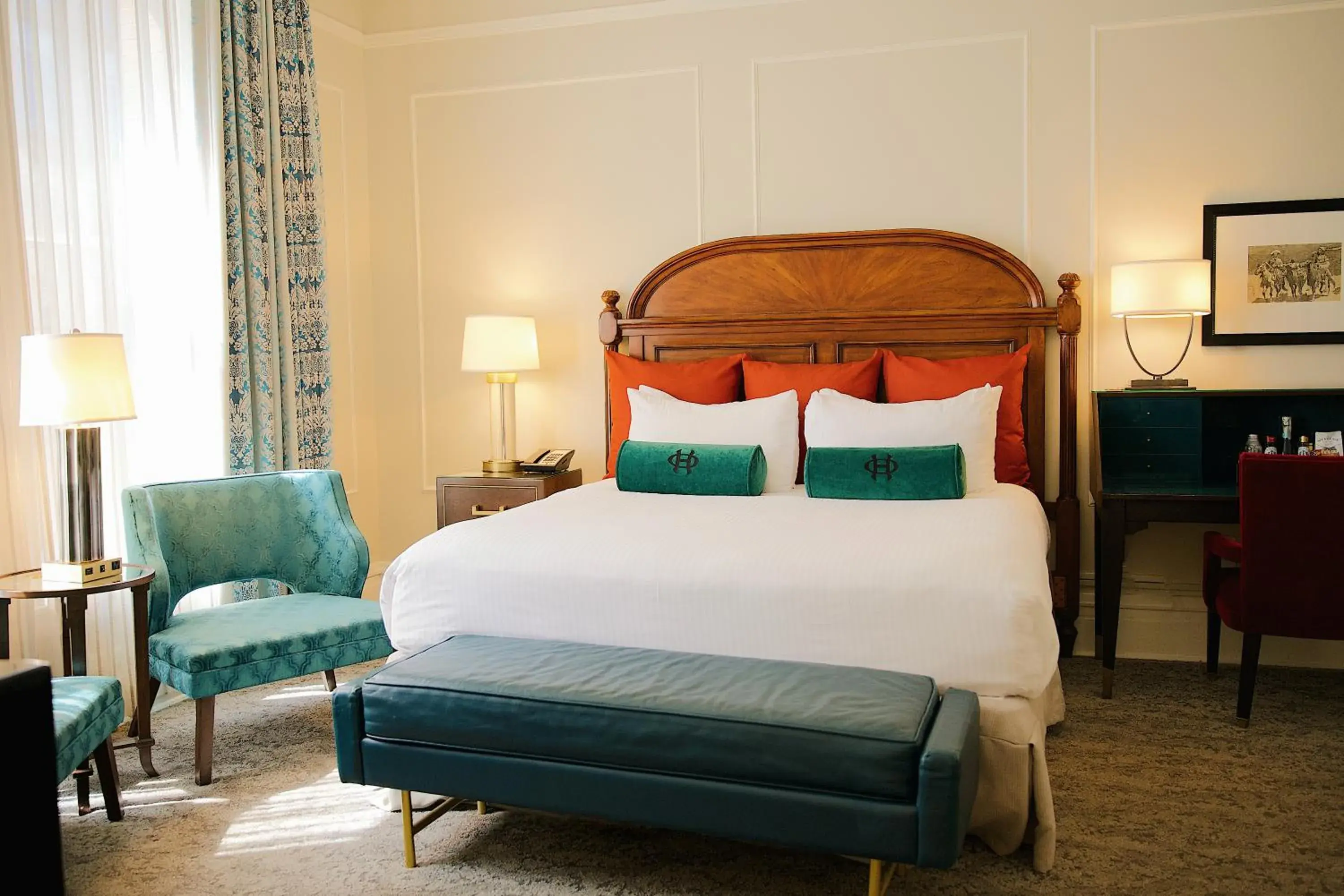 Deluxe Double Room with Bath in The Oxford Hotel Deluxe Double Room with Bath in The Oxford Hotel