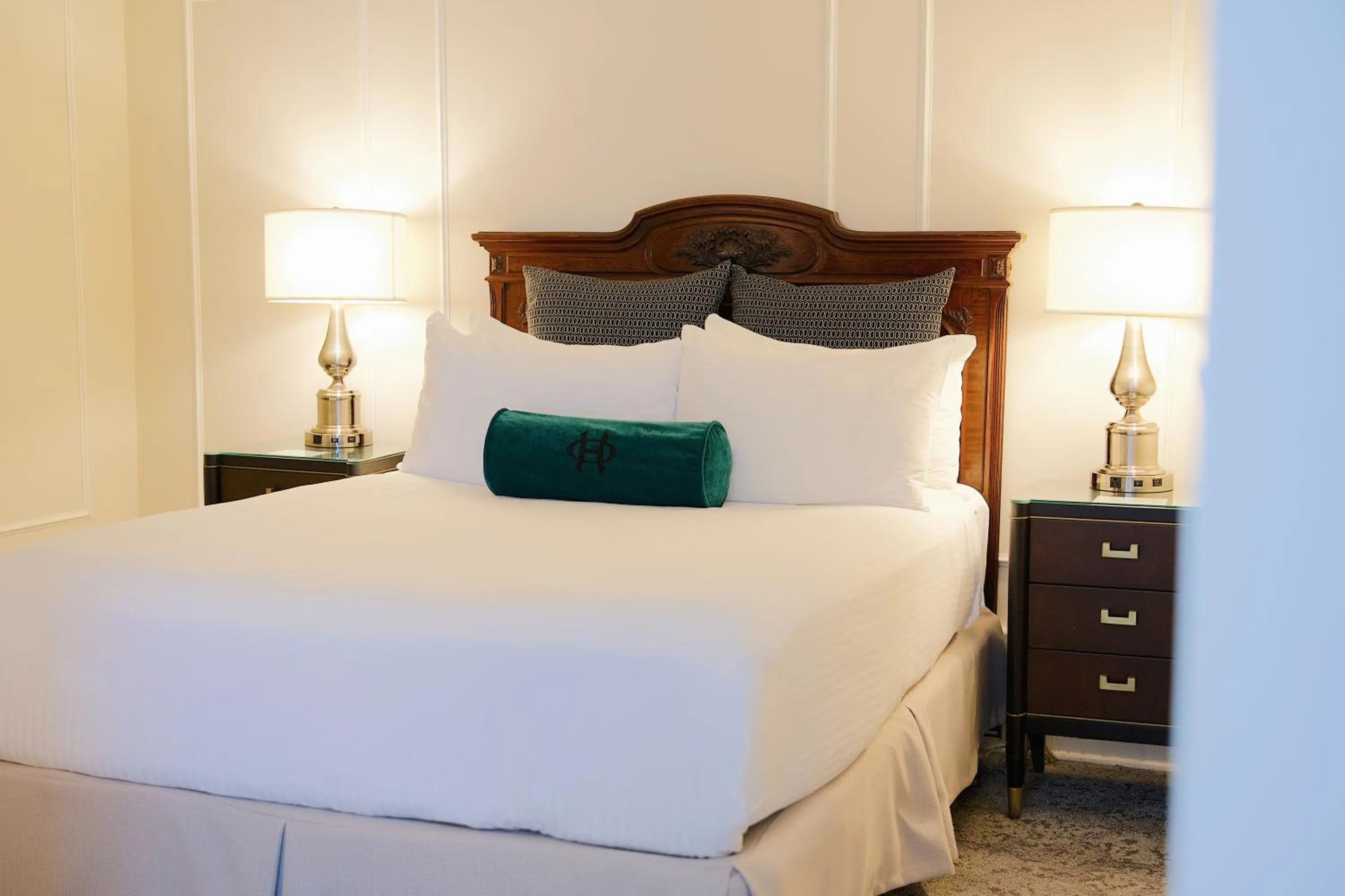 Bed in The Oxford Hotel