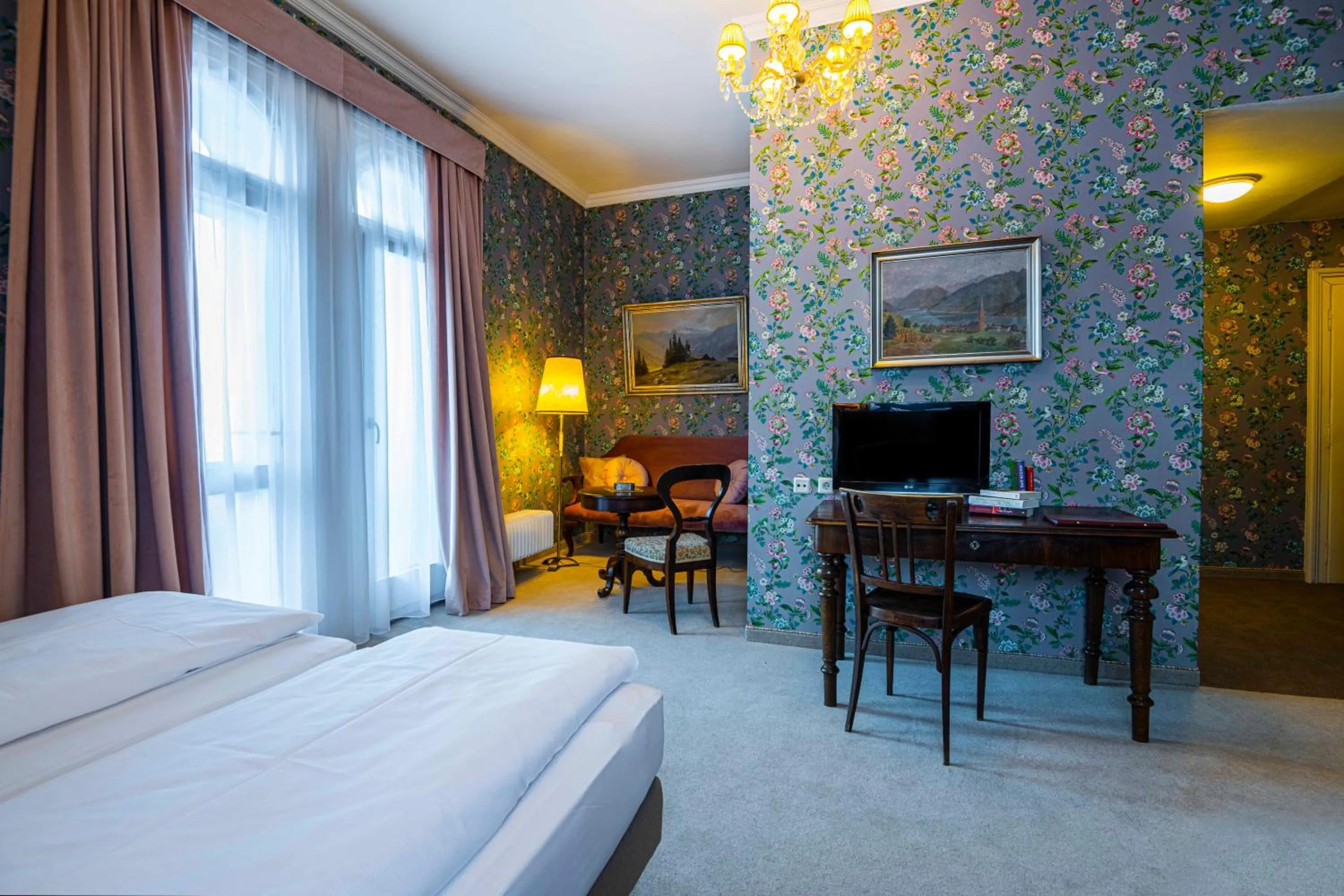 Bed in Villa Excelsior Hotel & Kurhaus