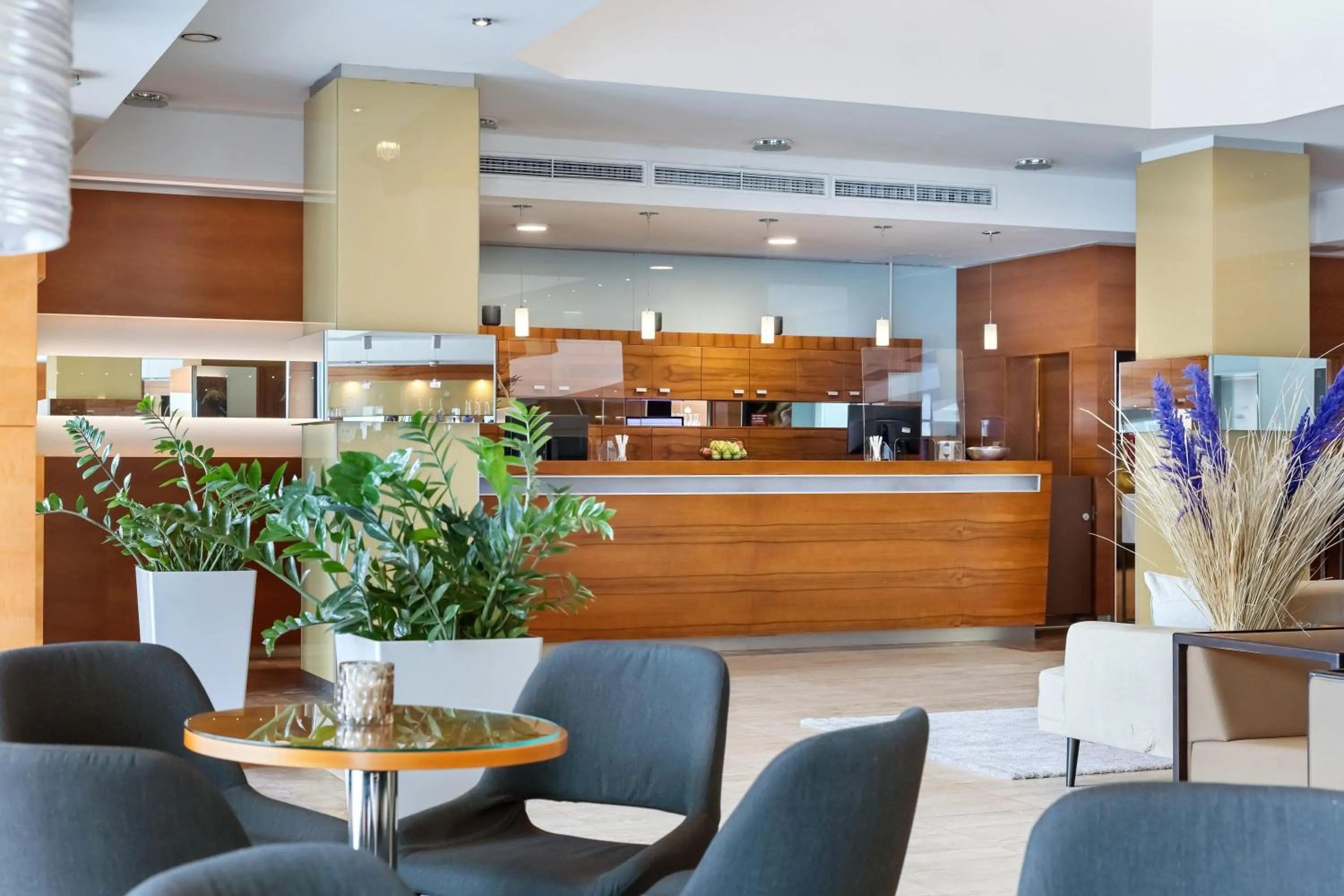 Lobby or reception in Austria Trend Hotel Europa Graz Hauptbahnhof