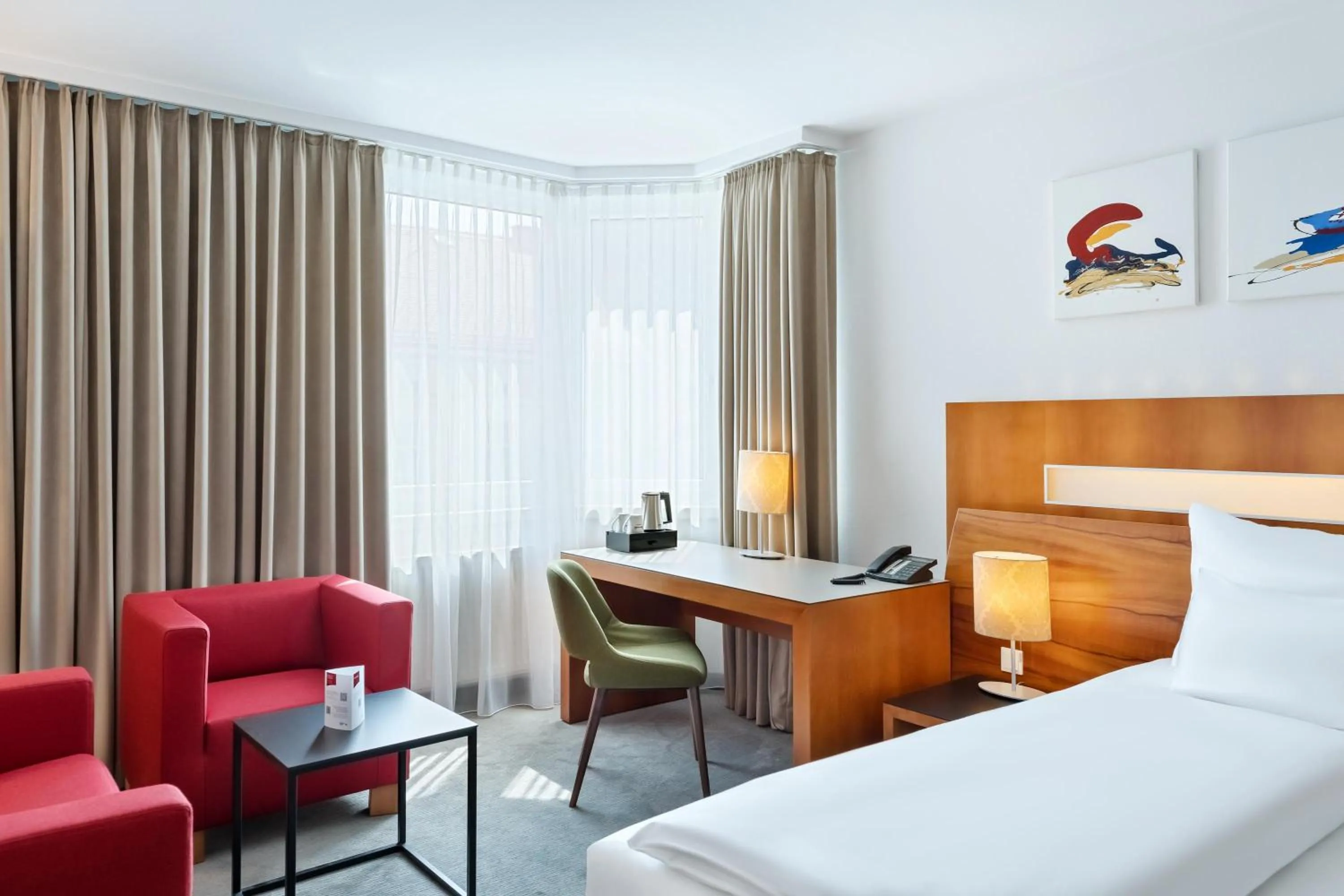 Photo of the whole room, Bed in Austria Trend Hotel Europa Graz Hauptbahnhof