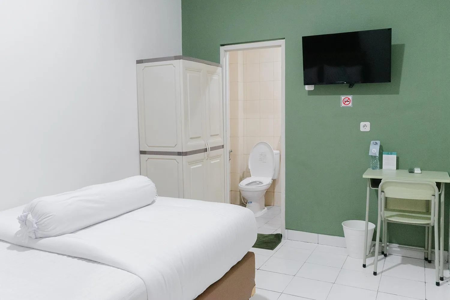 Bed in Social Hub by TwoSpaces