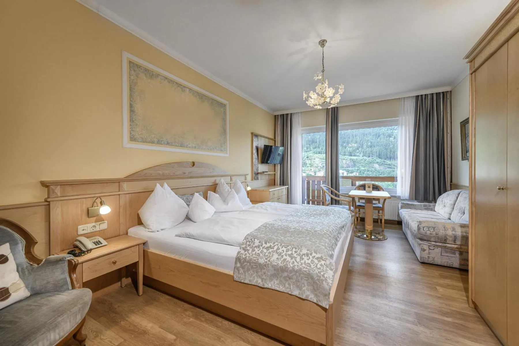 Photo of the whole room, Bed in Hotel Alpenblick