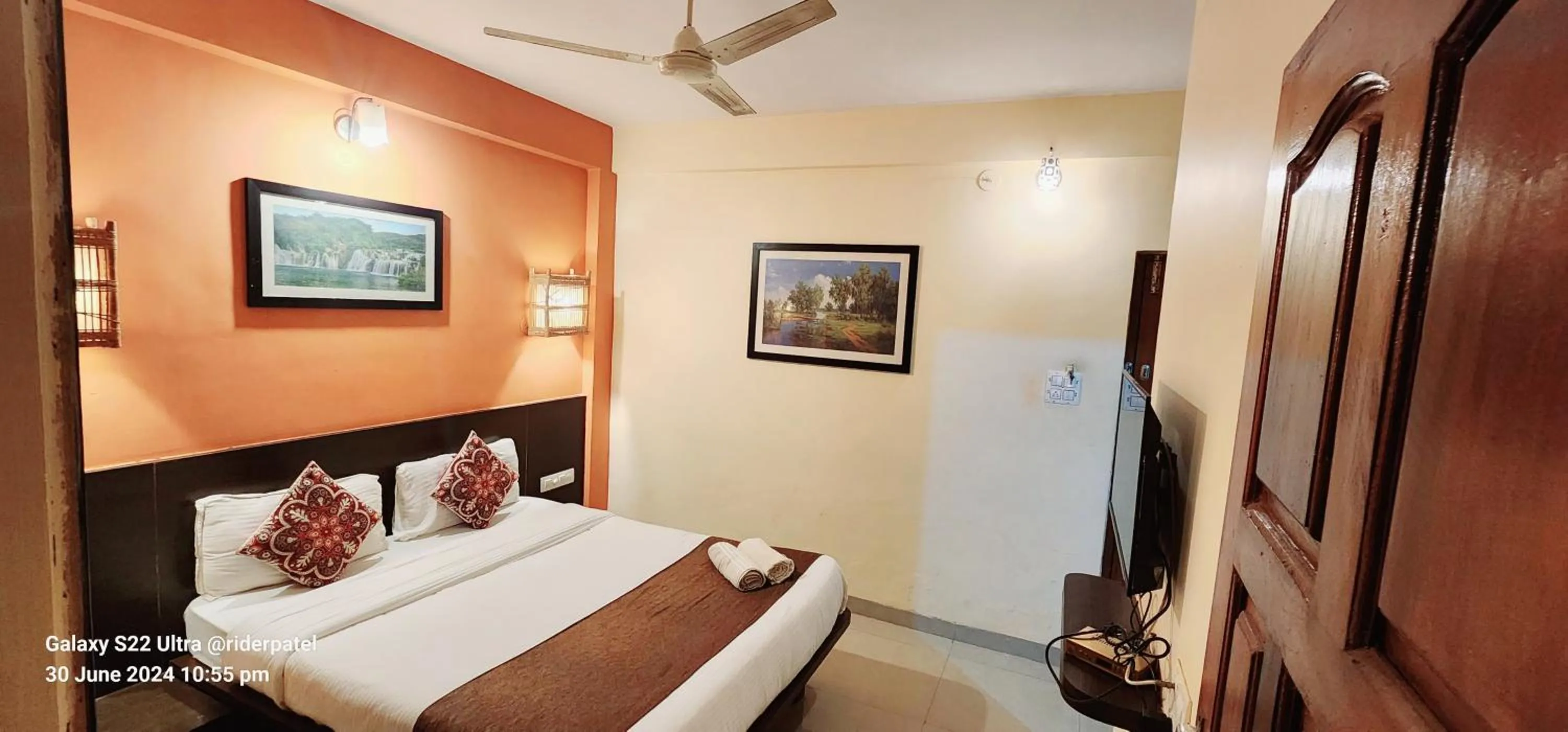 Bed in Hotel Rajeshwar