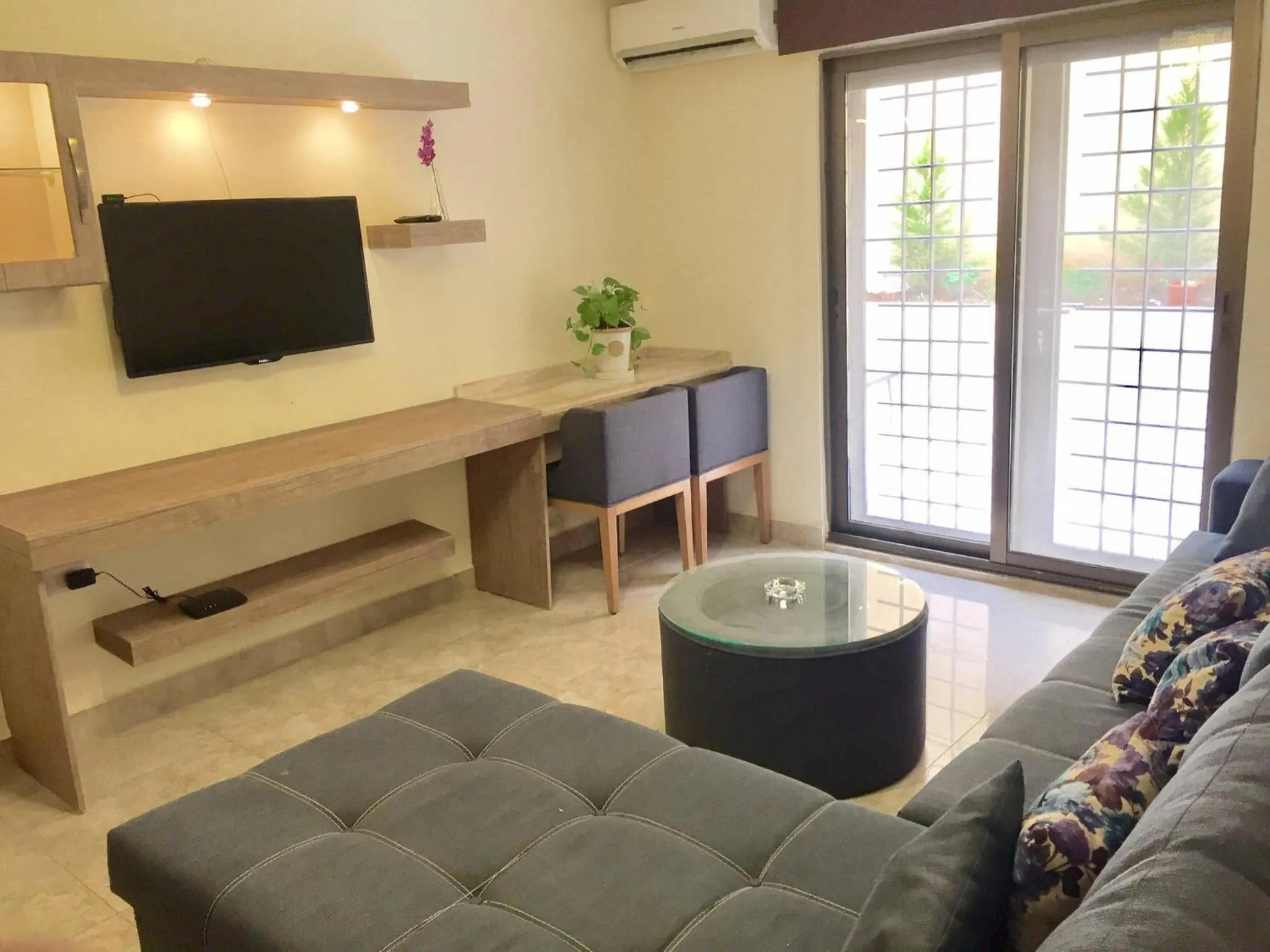 Communal lounge/ TV room in The Royal Luxury King Terrace 1