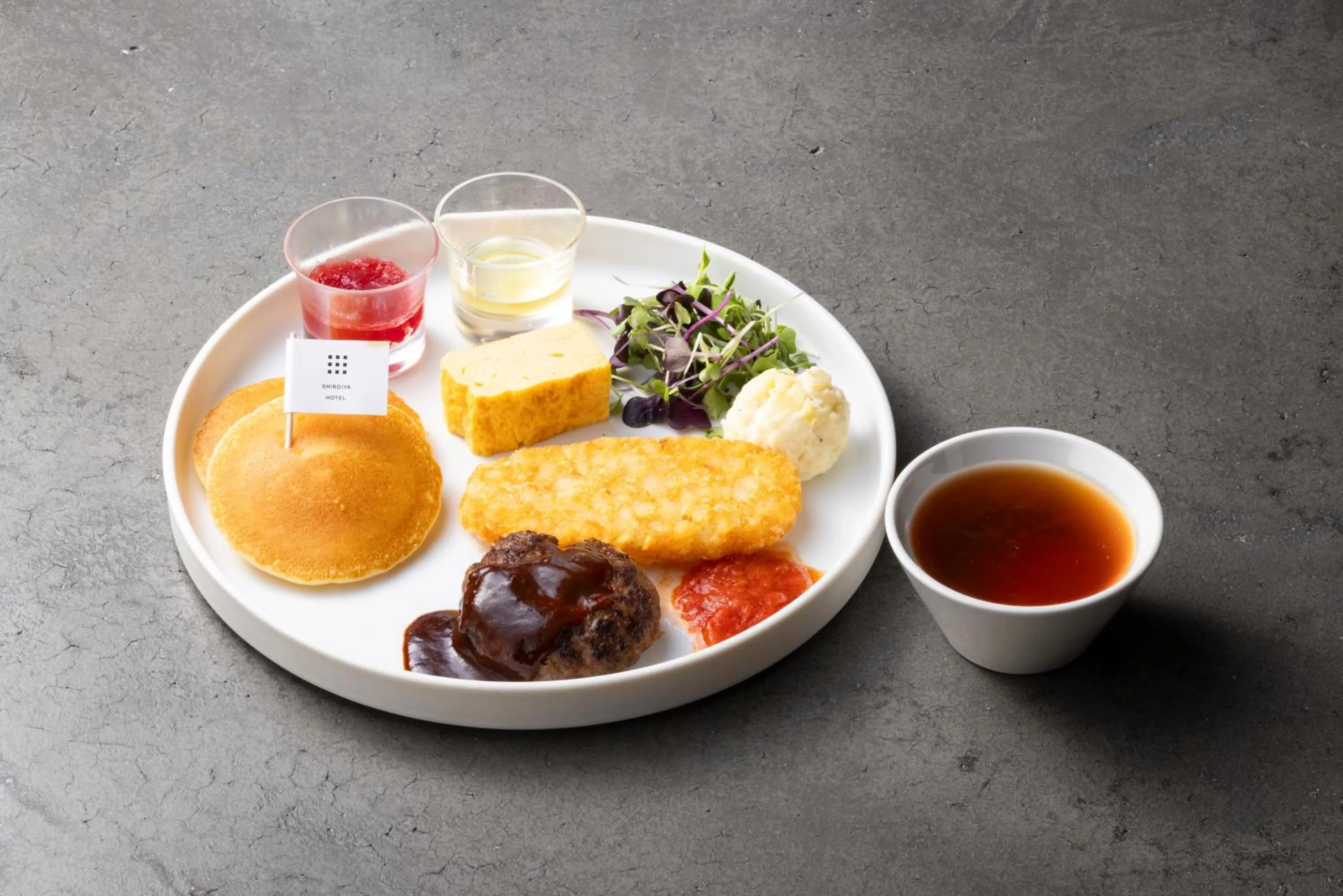 Restaurant/places to eat in SHIROIYA HOTEL