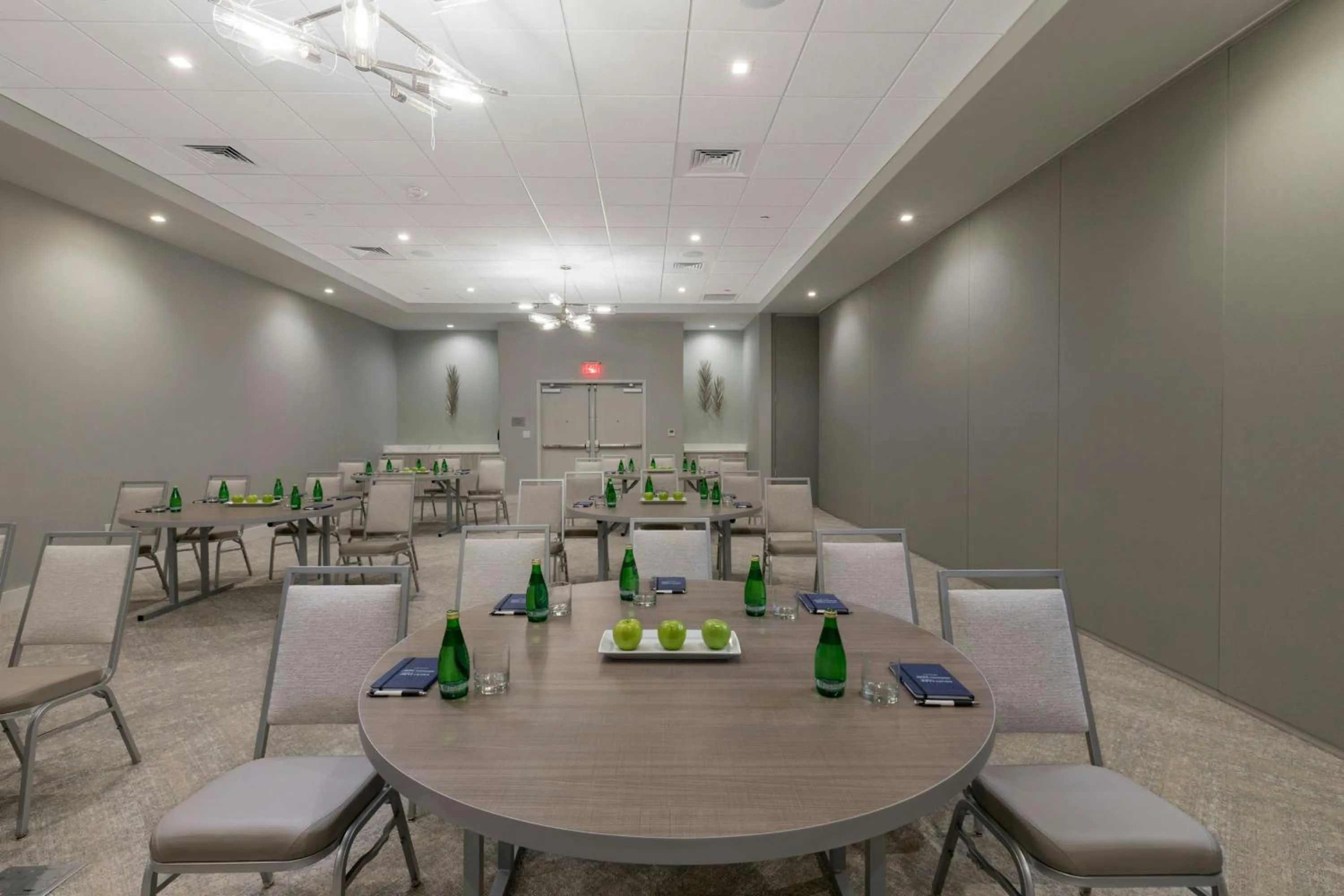 Meeting/conference room in Courtyard Amelia Island