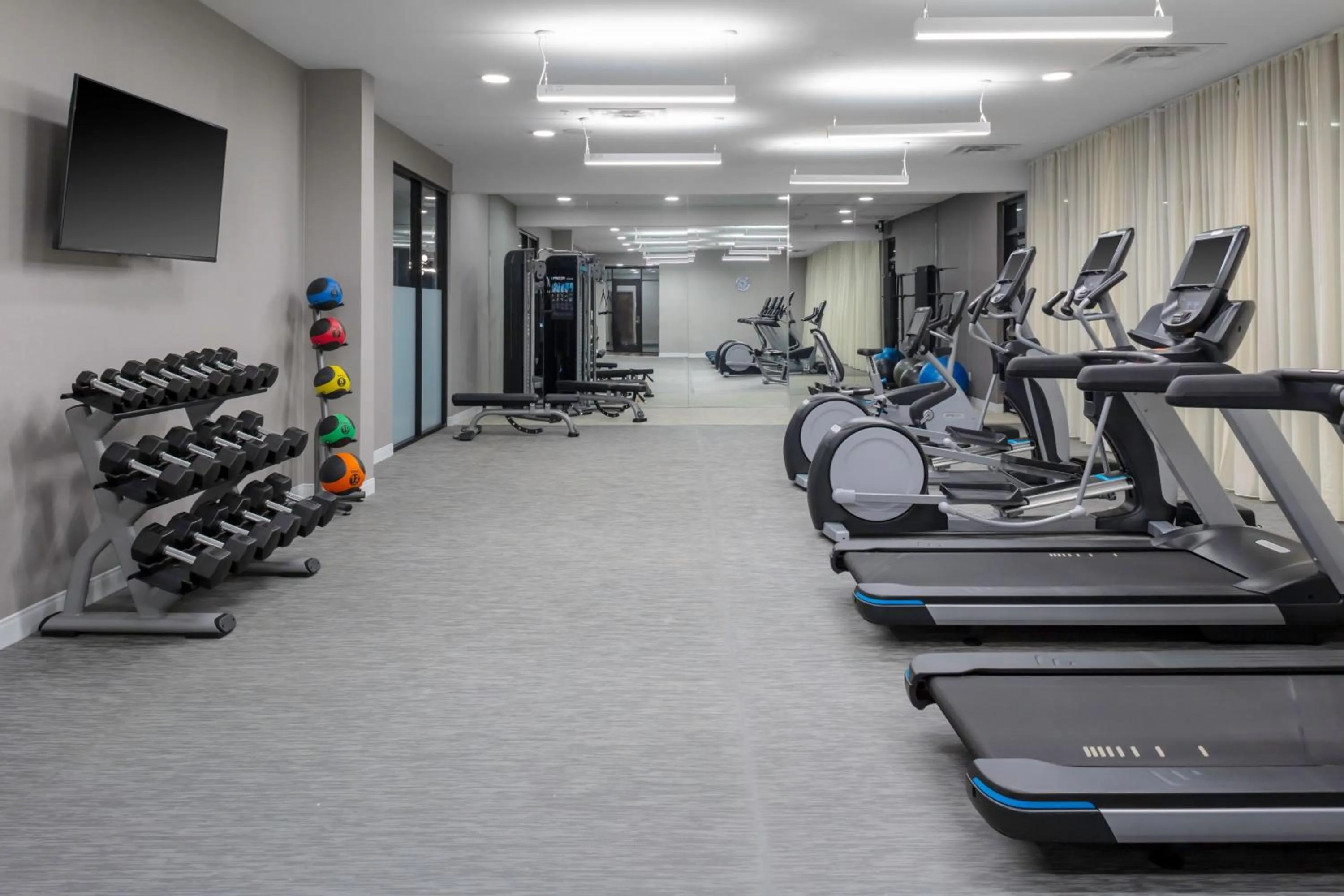 Fitness centre/facilities in Courtyard by Marriott Memphis East Galleria