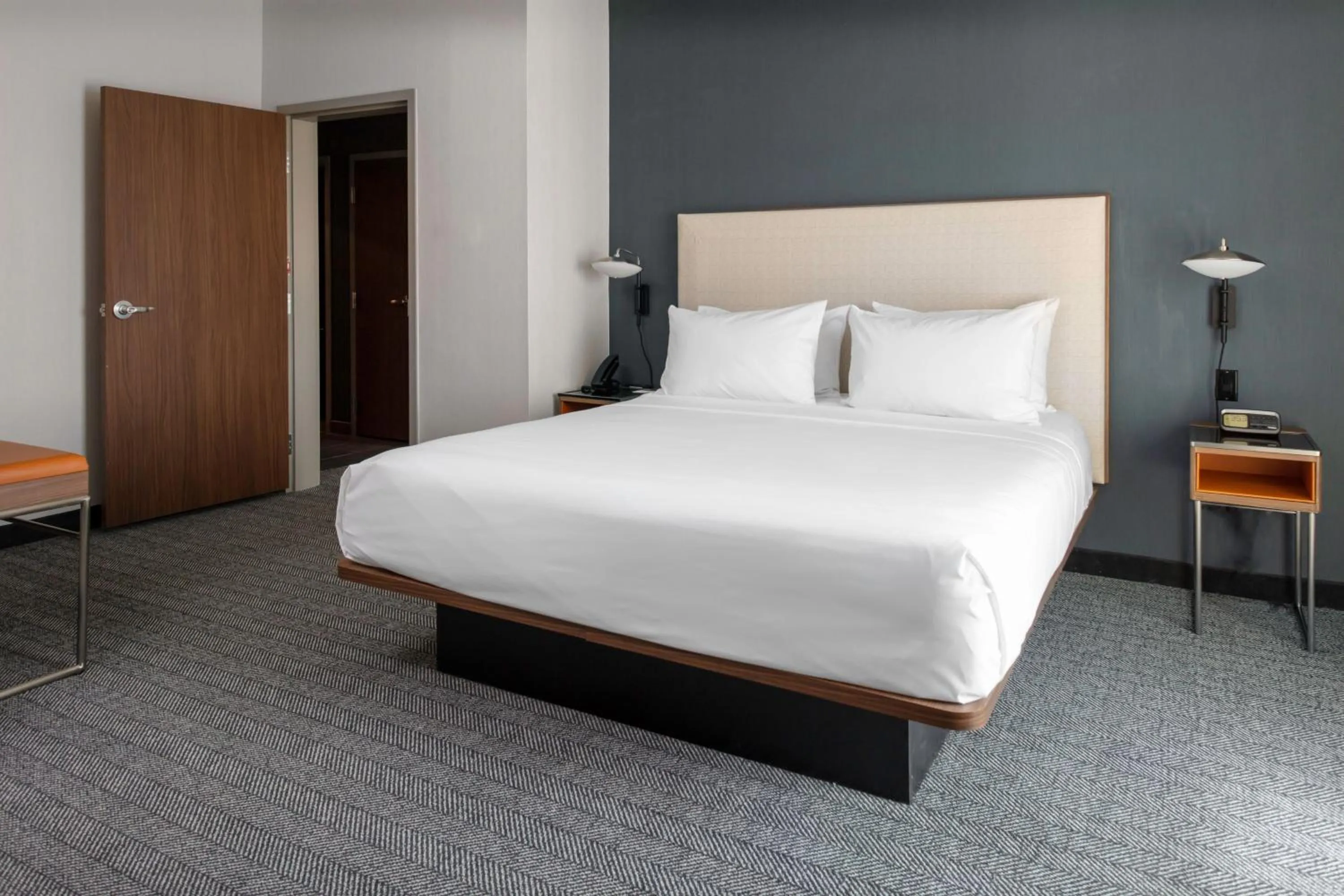 Photo of the whole room, Bed in Courtyard by Marriott Memphis East Galleria