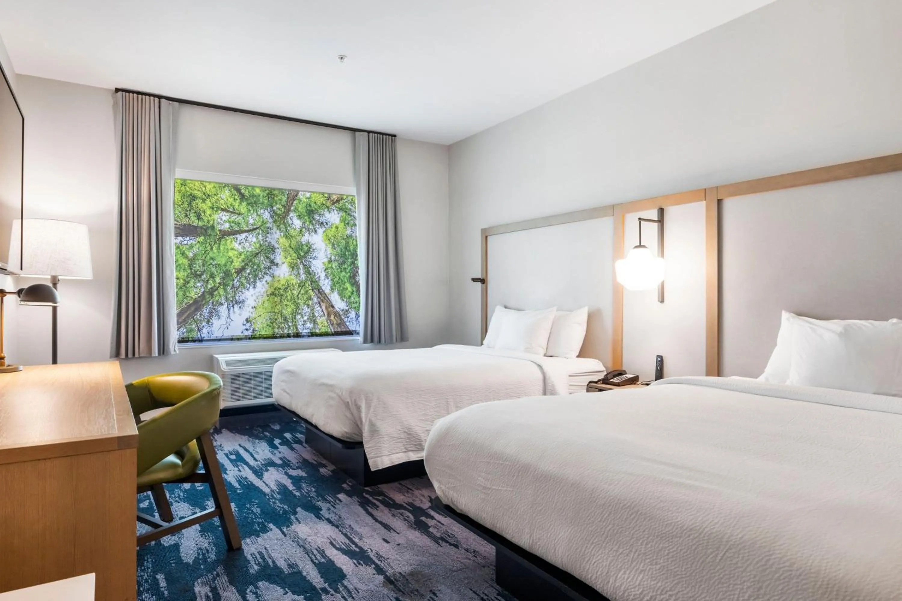 Photo of the whole room, Bed in Fairfield by Marriott Inn & Suites San Francisco Airport Oyster Point Area